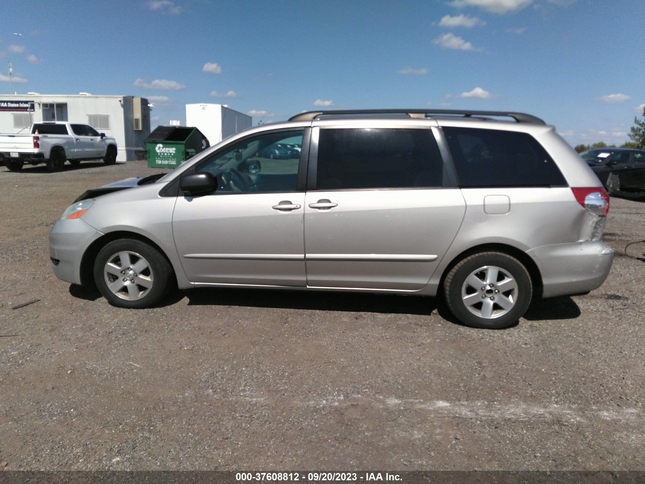 Photo 13 VIN: 5TDZK23C68S207228 - TOYOTA SIENNA 