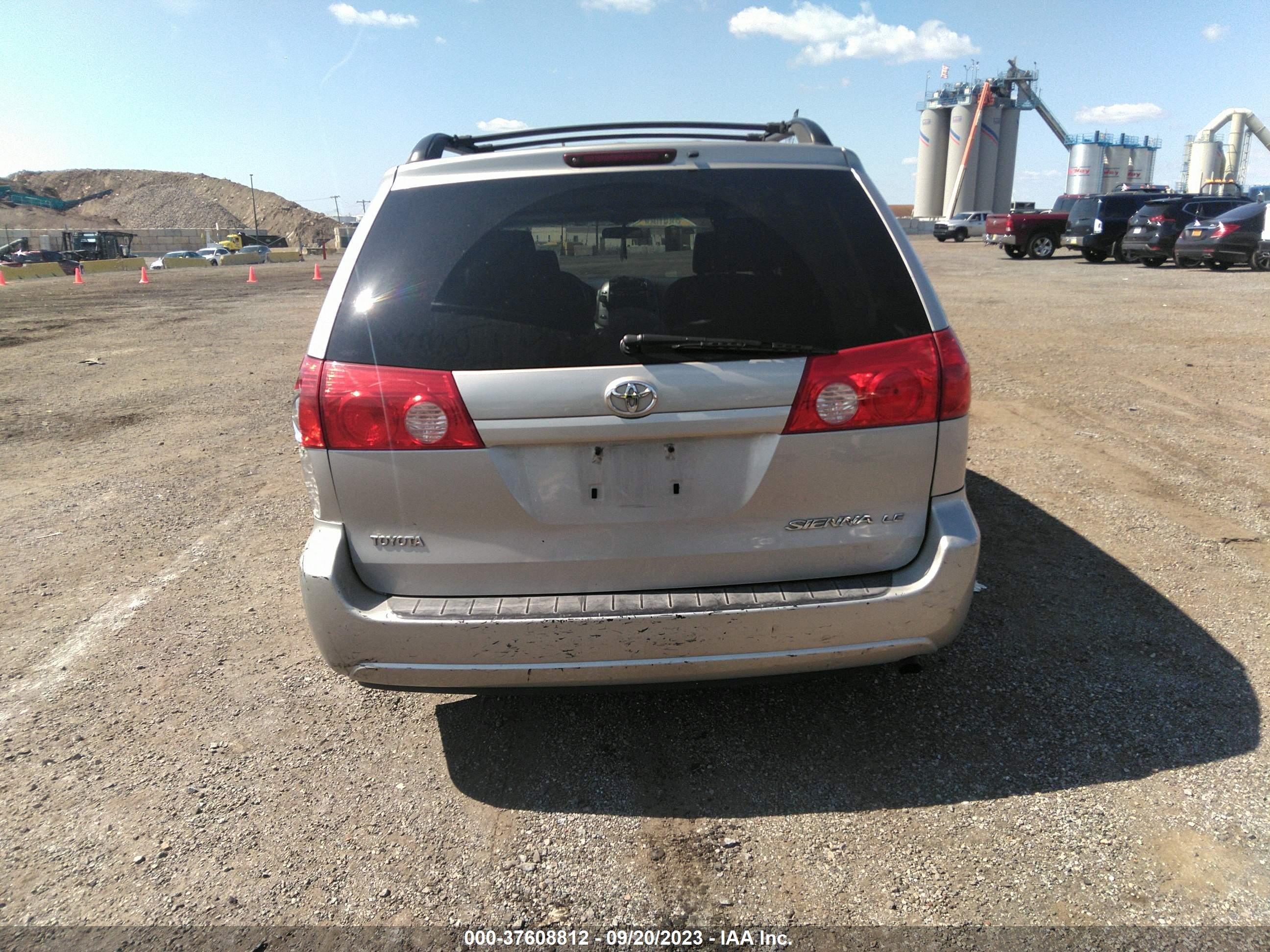 Photo 15 VIN: 5TDZK23C68S207228 - TOYOTA SIENNA 