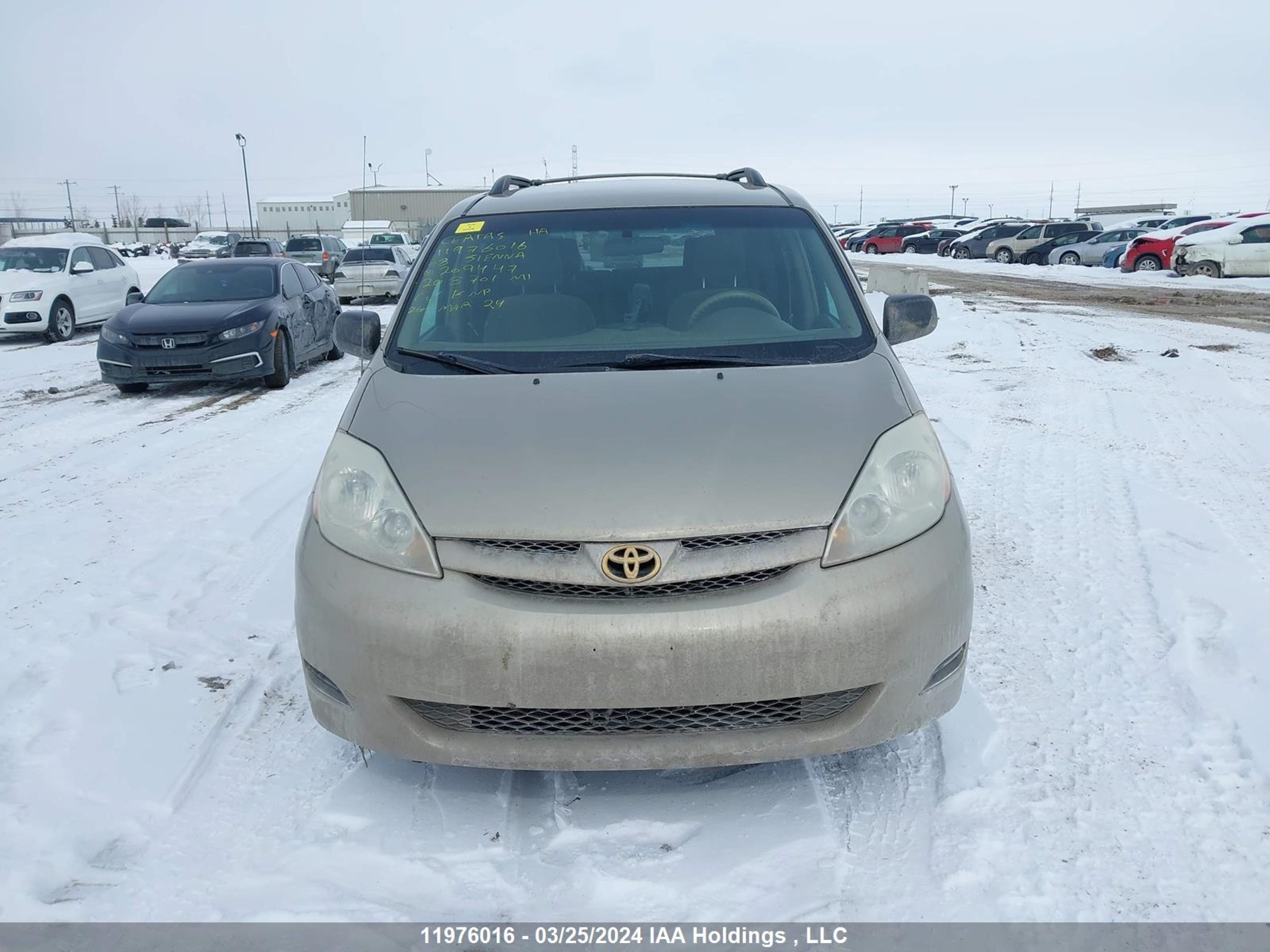 Photo 11 VIN: 5TDZK23C68S209447 - TOYOTA SIENNA 