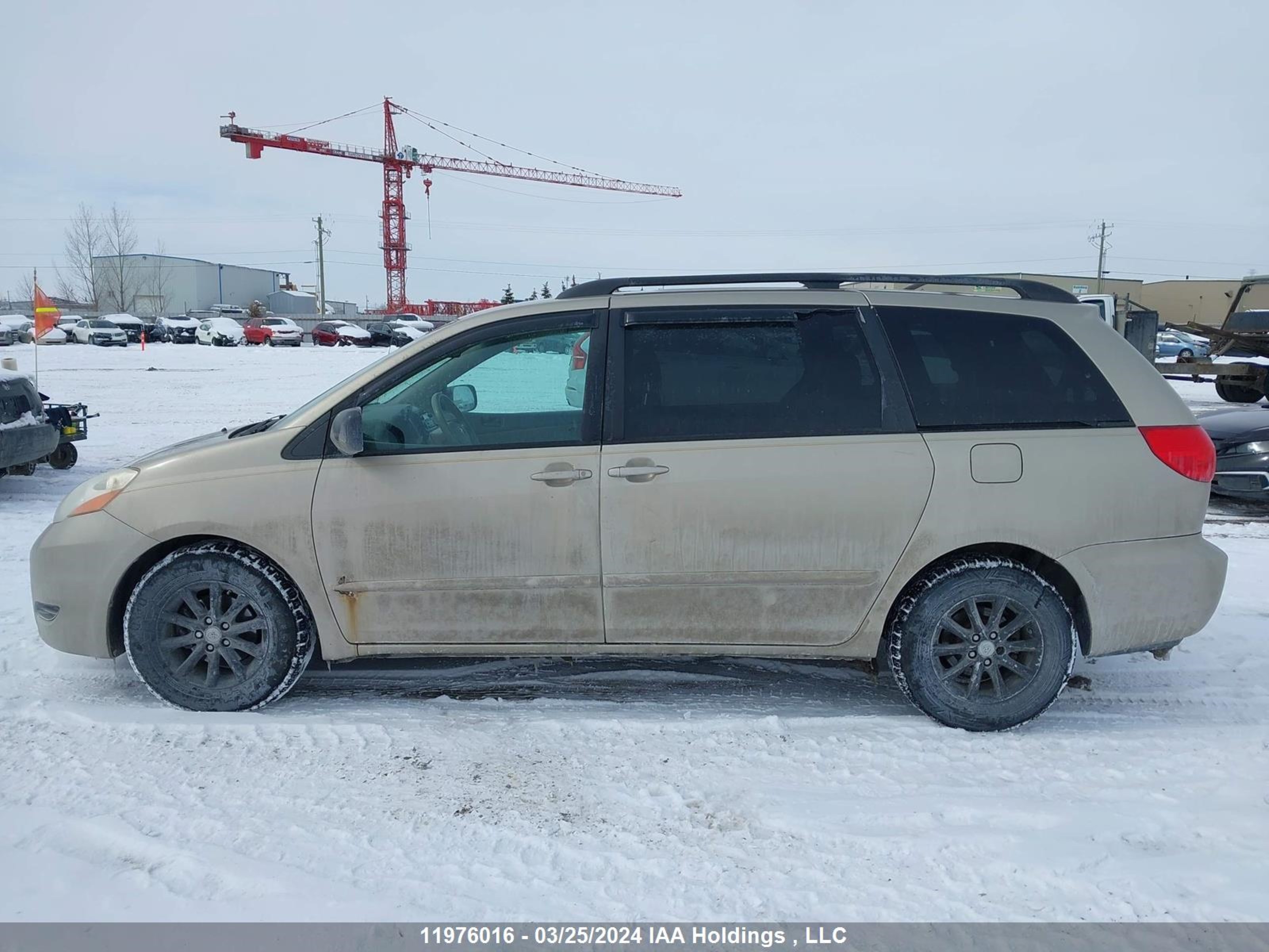 Photo 13 VIN: 5TDZK23C68S209447 - TOYOTA SIENNA 