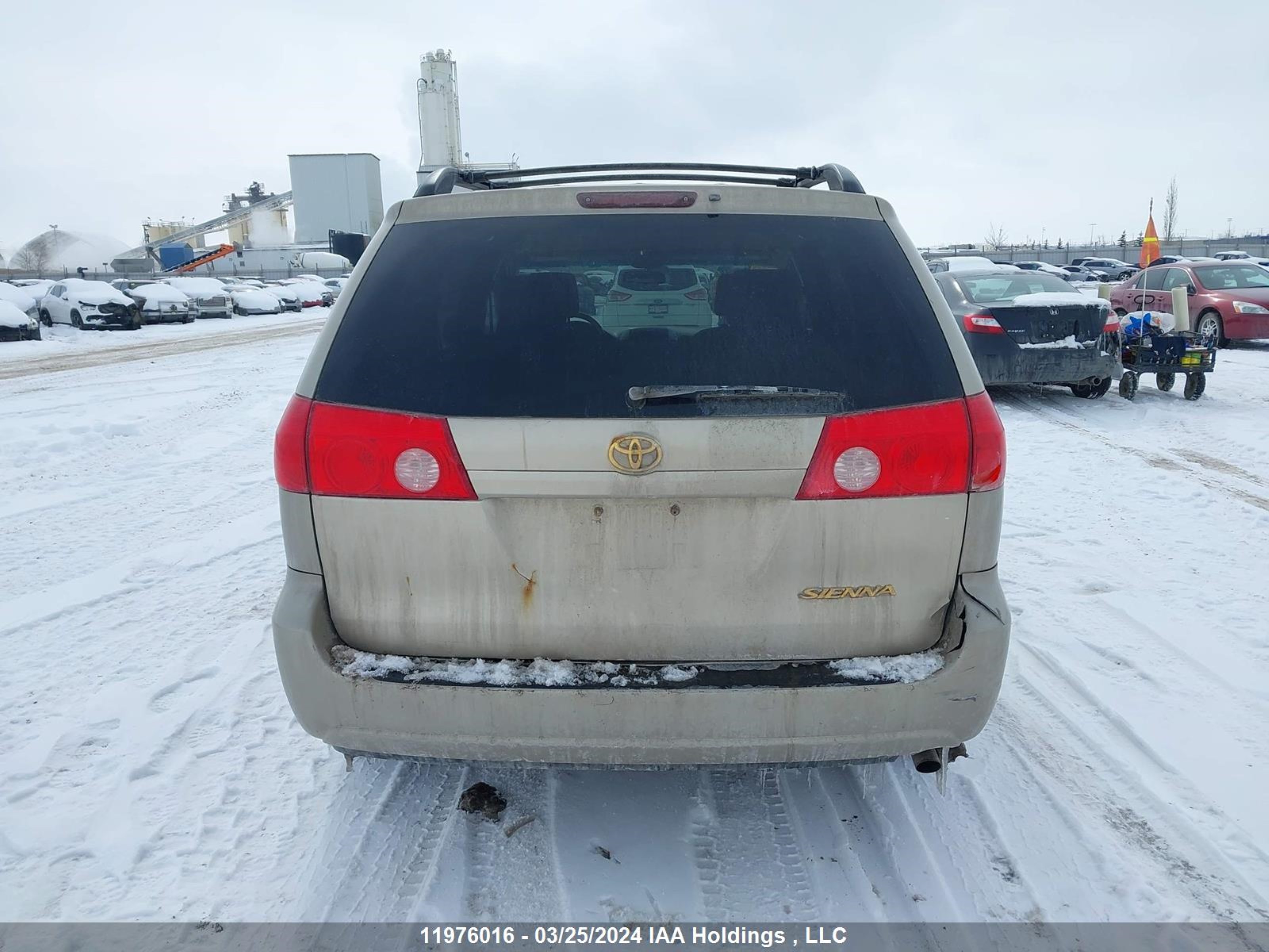 Photo 15 VIN: 5TDZK23C68S209447 - TOYOTA SIENNA 