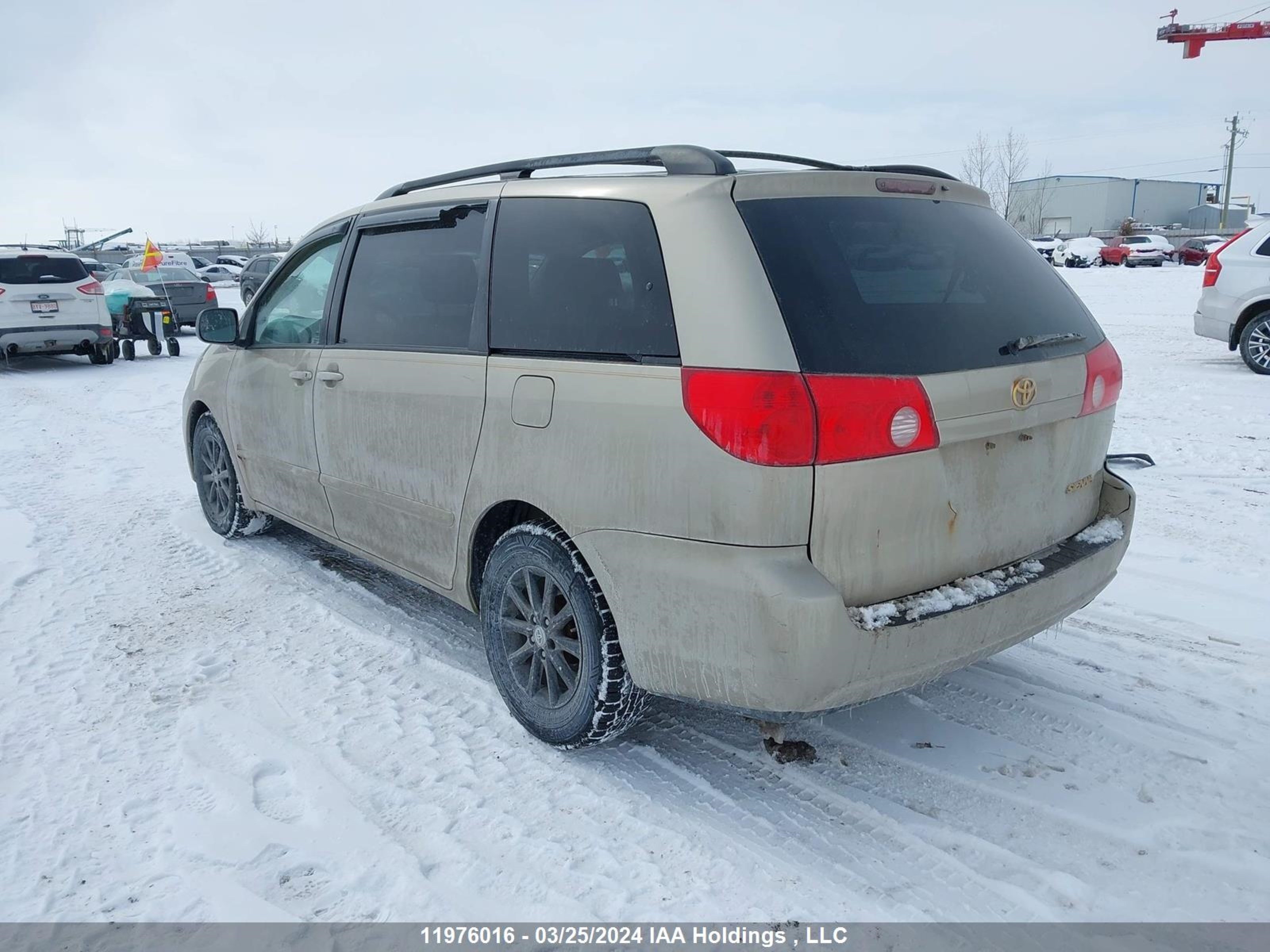 Photo 2 VIN: 5TDZK23C68S209447 - TOYOTA SIENNA 