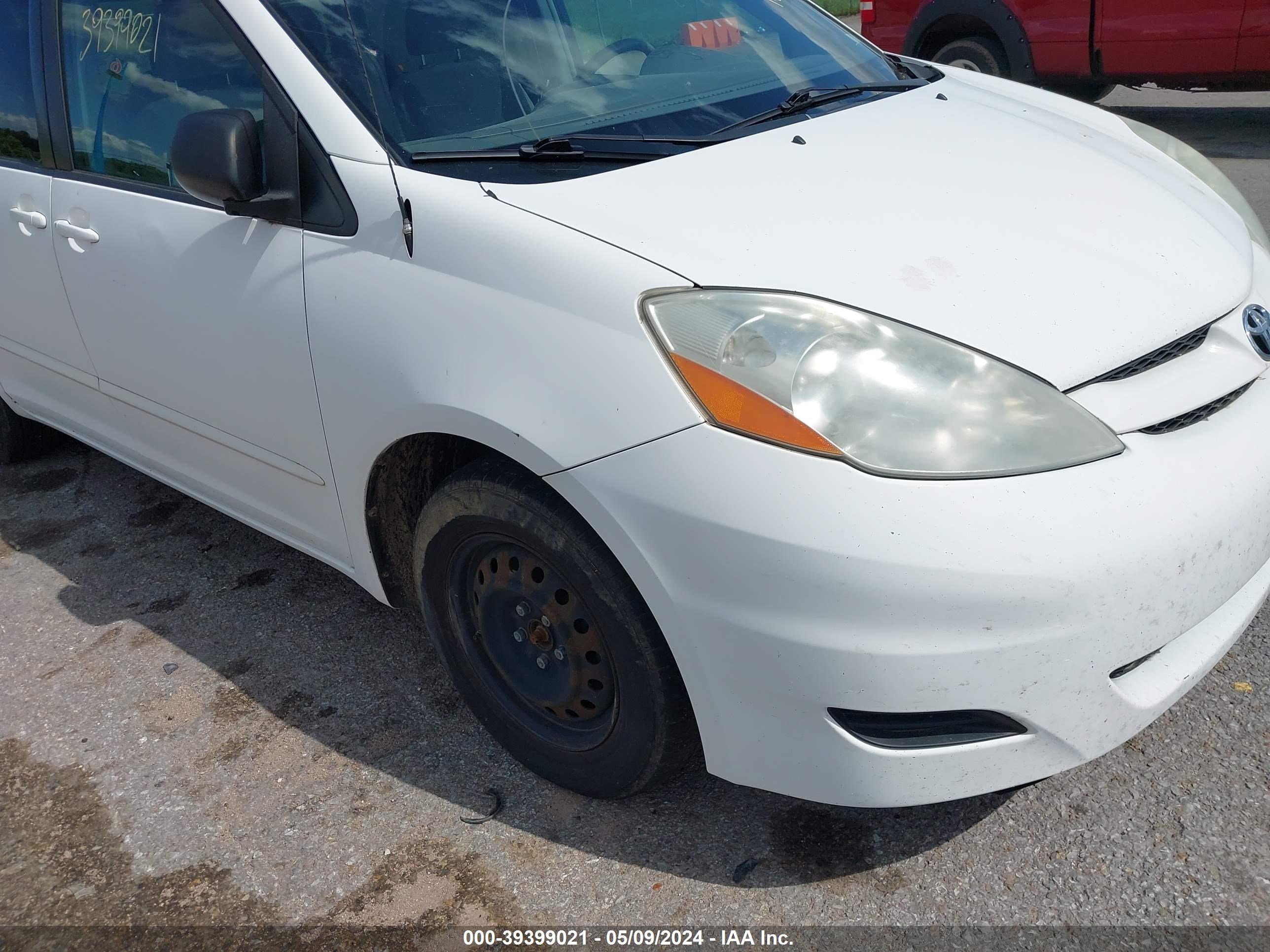 Photo 13 VIN: 5TDZK23C68S212655 - TOYOTA SIENNA 