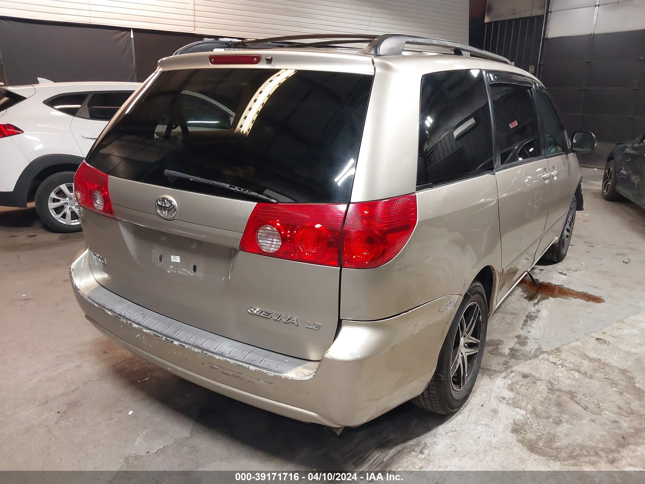 Photo 3 VIN: 5TDZK23C69S228386 - TOYOTA SIENNA 