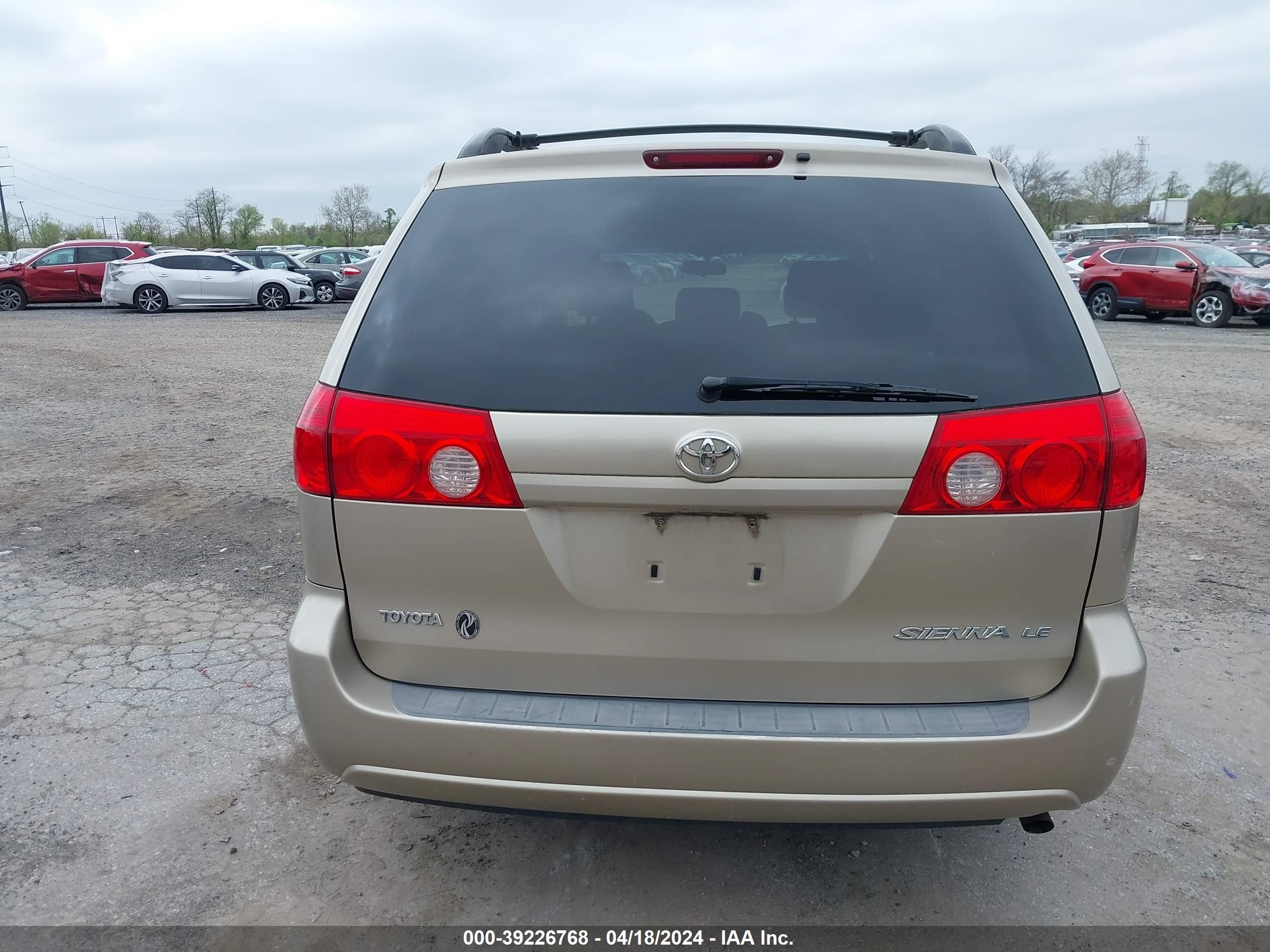 Photo 15 VIN: 5TDZK23C69S254826 - TOYOTA SIENNA 