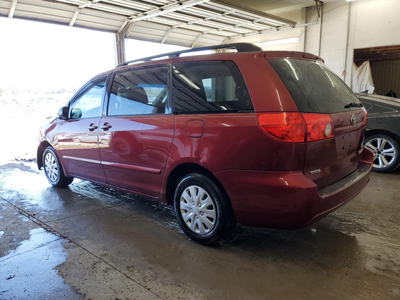 Photo 1 VIN: 5TDZK23C69S261596 - TOYOTA SIENNA 