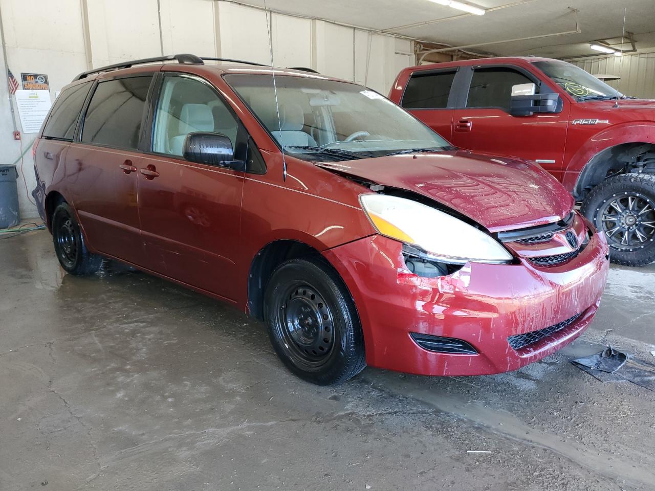 Photo 3 VIN: 5TDZK23C69S261596 - TOYOTA SIENNA 