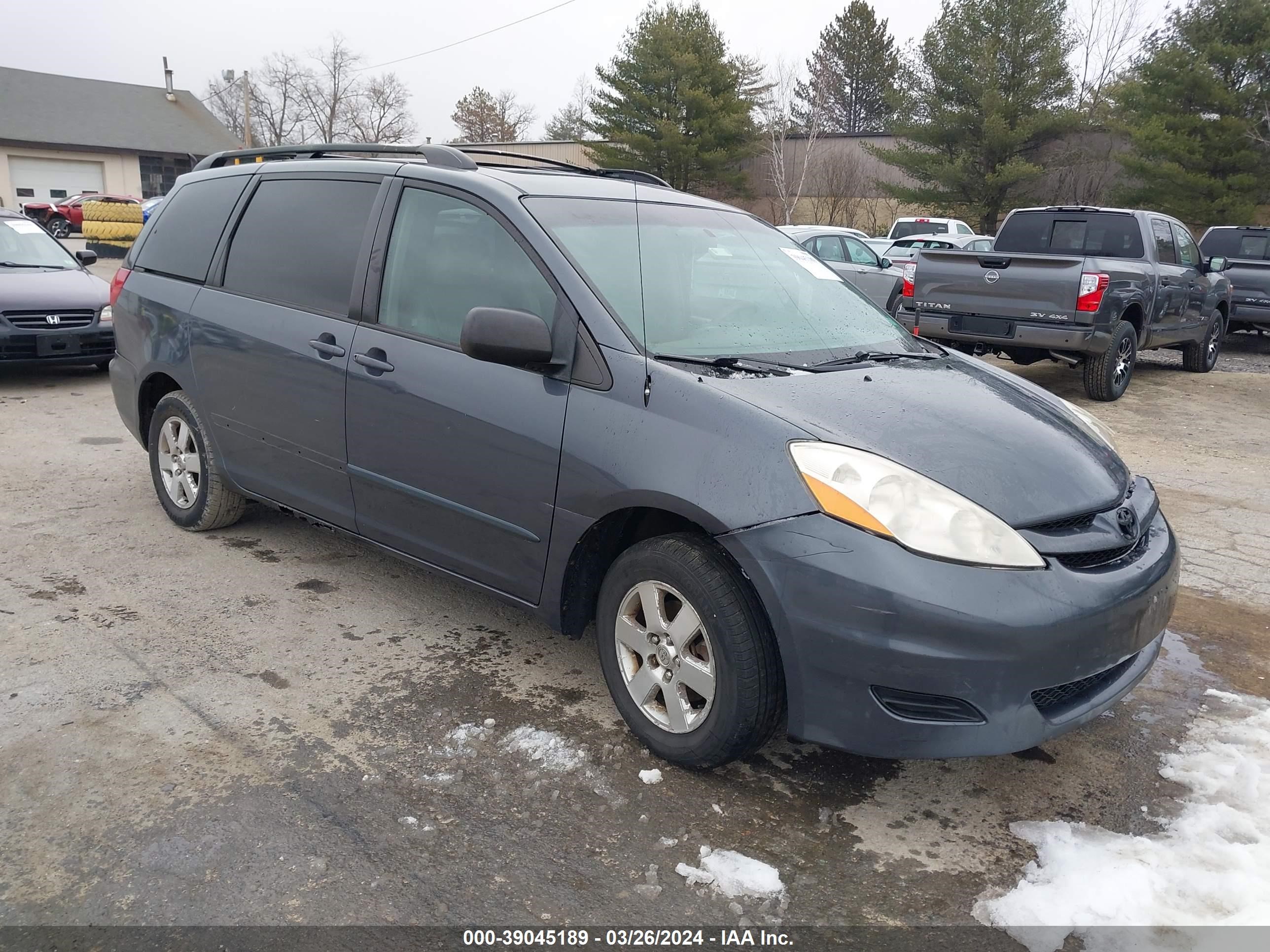 Photo 0 VIN: 5TDZK23C77S001138 - TOYOTA SIENNA 