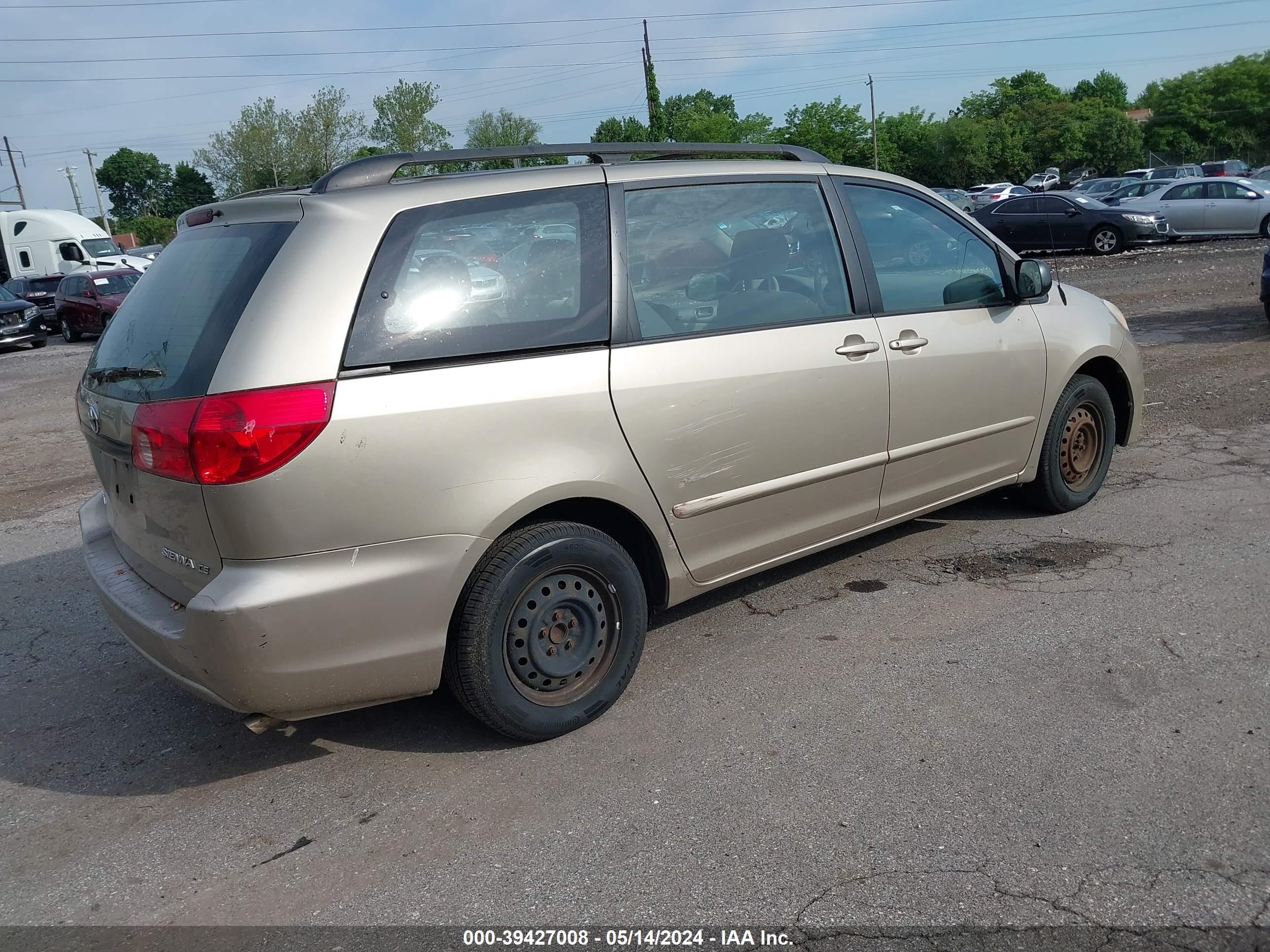 Photo 3 VIN: 5TDZK23C78S134841 - TOYOTA SIENNA 