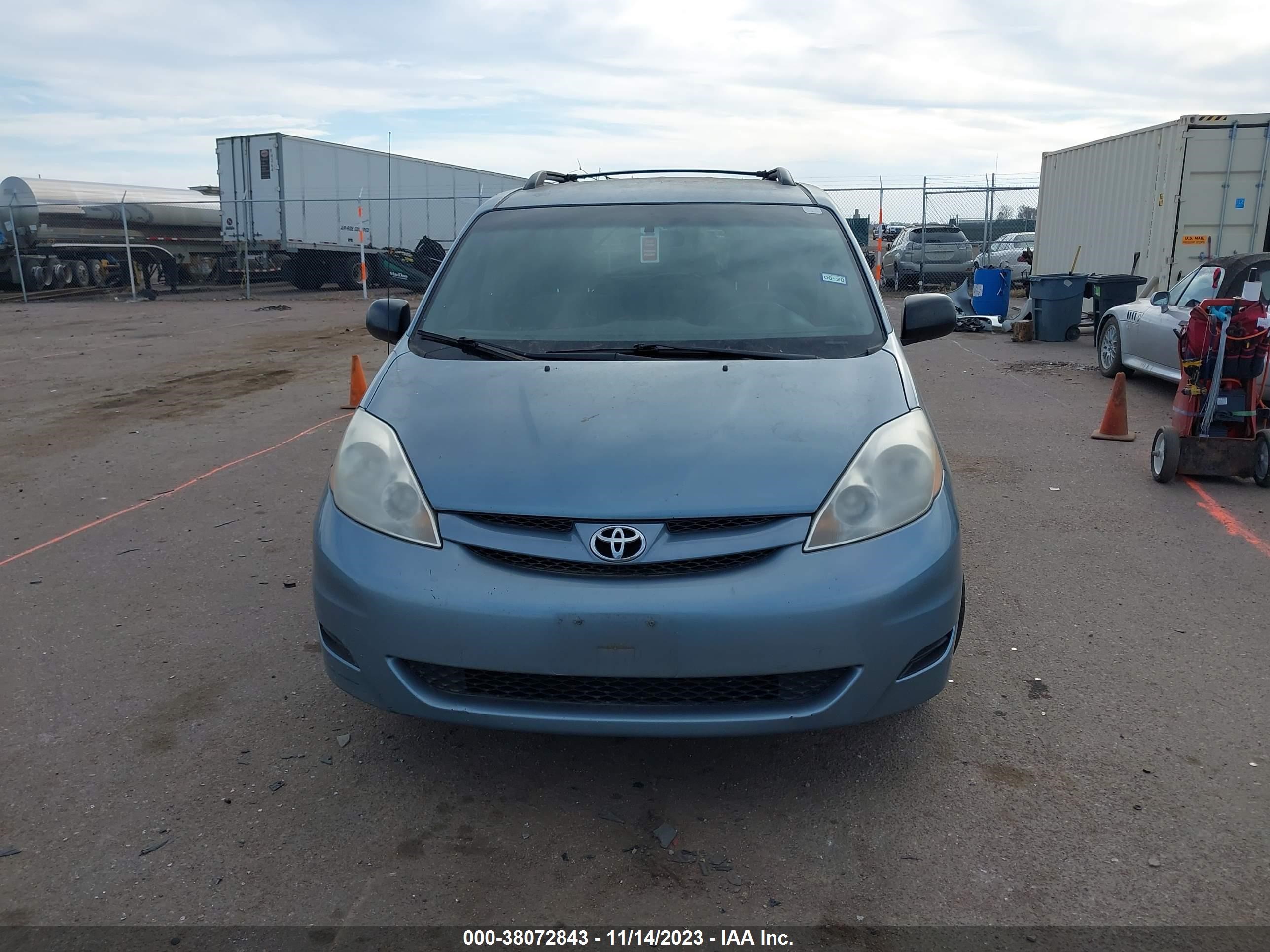 Photo 5 VIN: 5TDZK23C78S168701 - TOYOTA SIENNA 