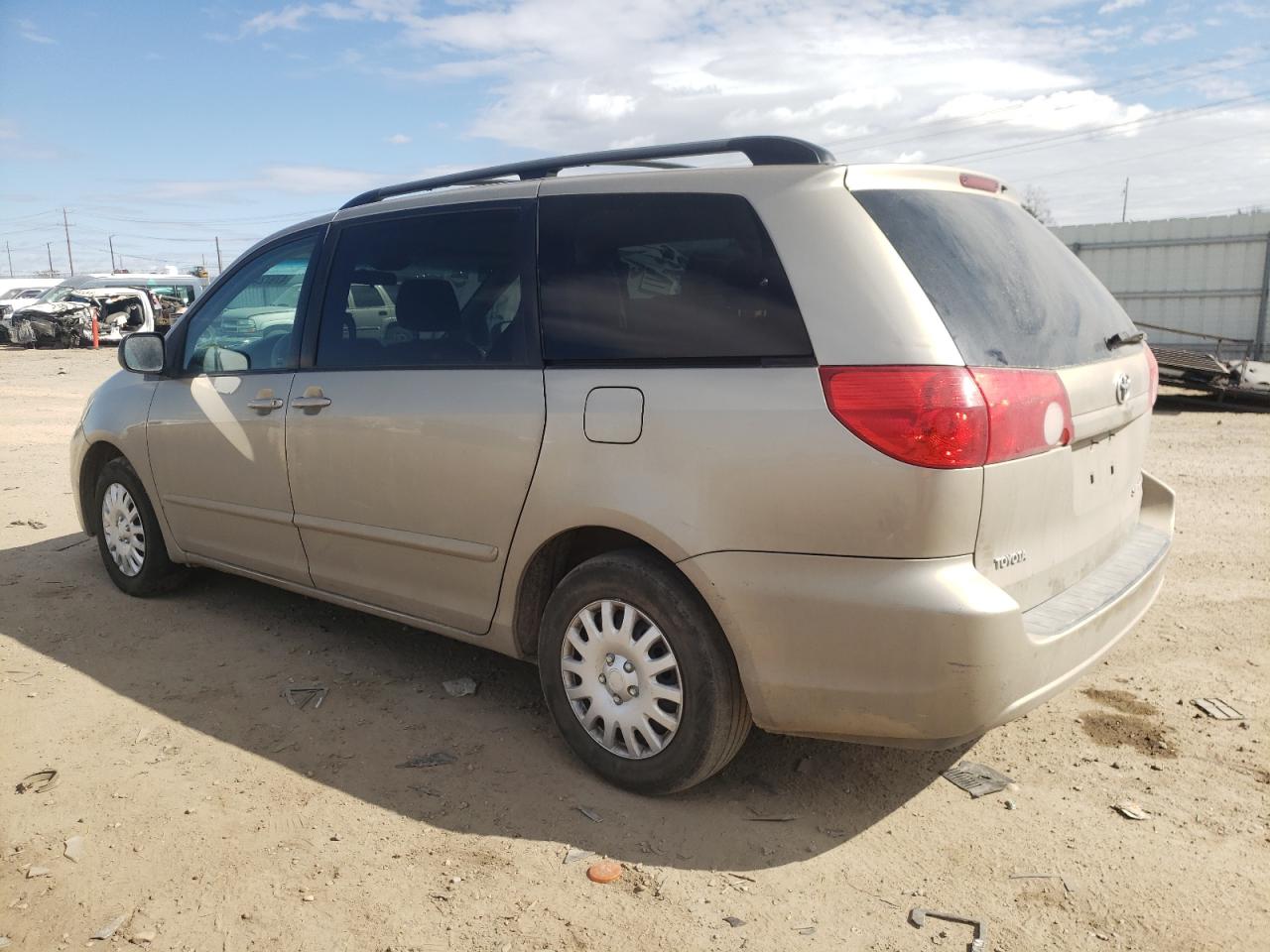 Photo 1 VIN: 5TDZK23C78S212339 - TOYOTA SIENNA 