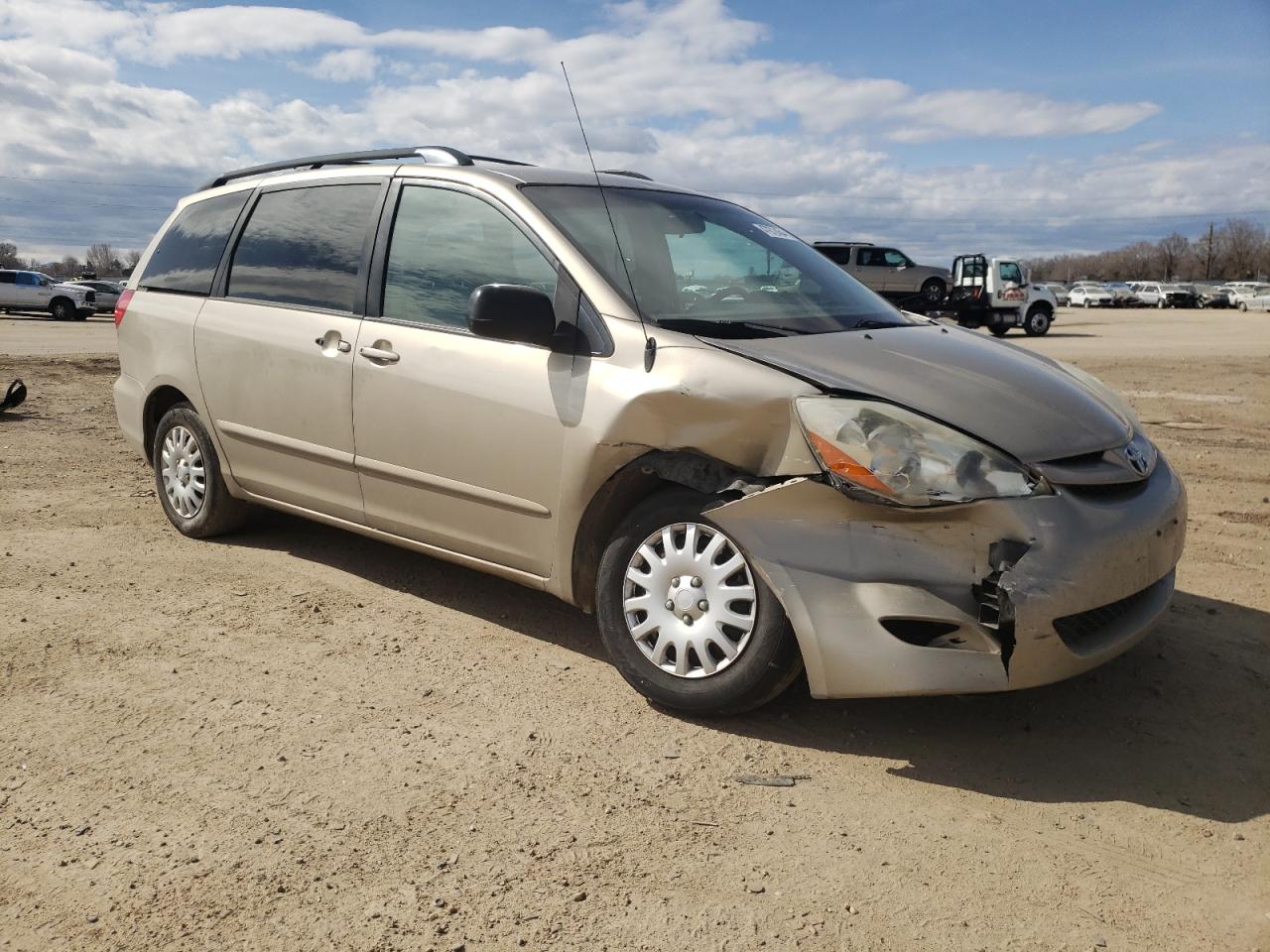 Photo 3 VIN: 5TDZK23C78S212339 - TOYOTA SIENNA 