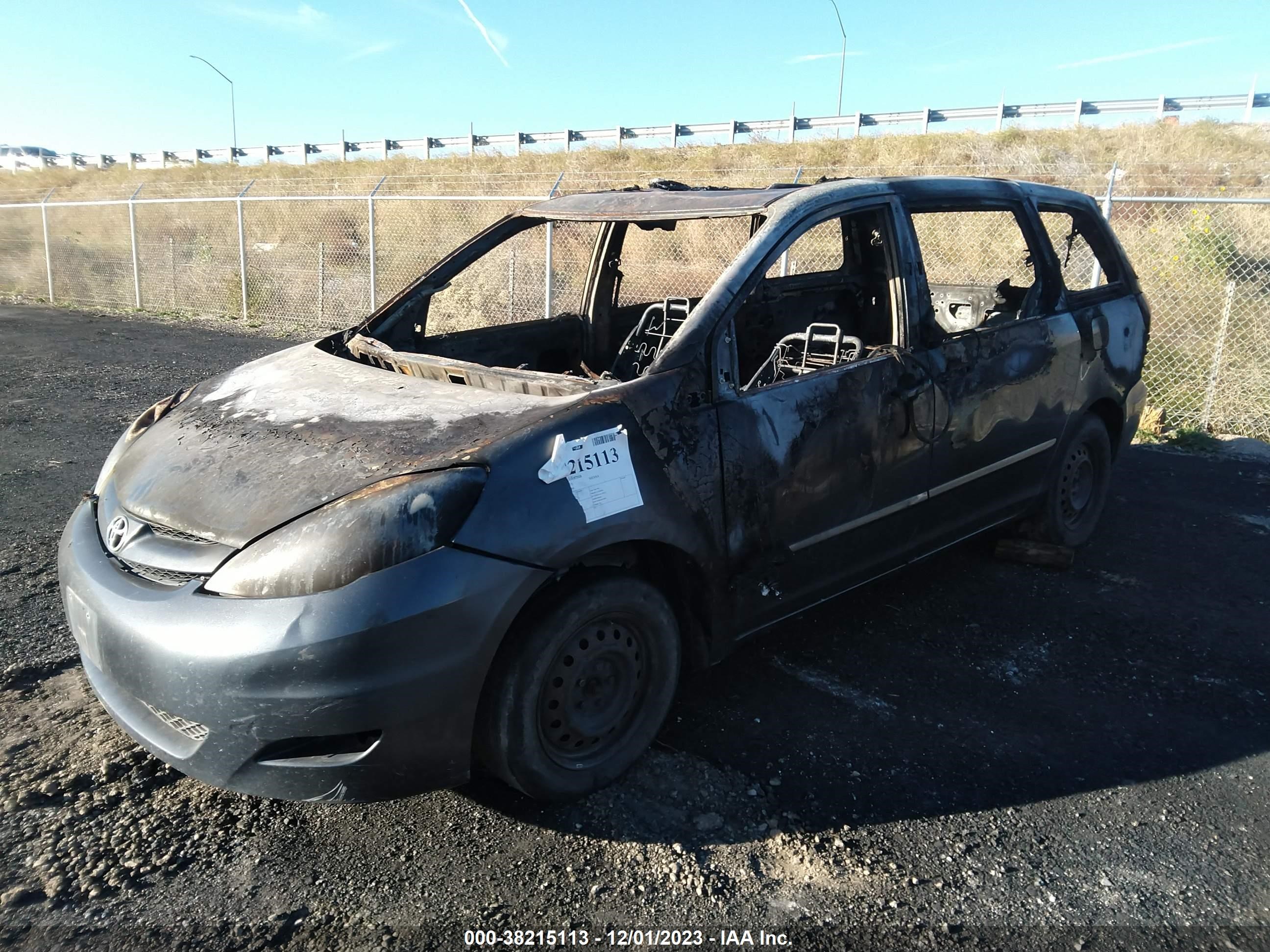 Photo 5 VIN: 5TDZK23C79S232494 - TOYOTA SIENNA 