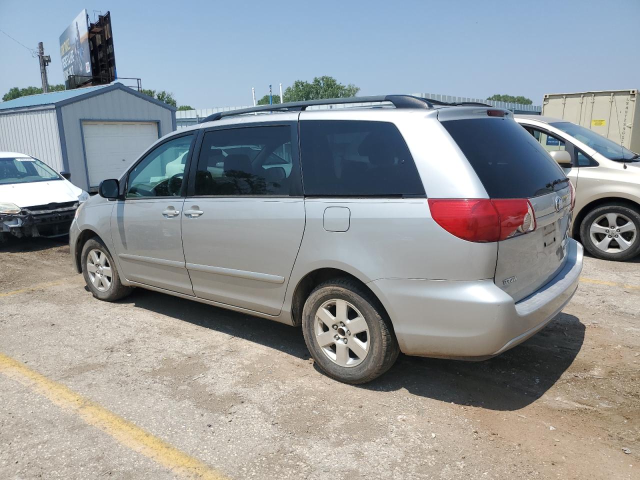 Photo 1 VIN: 5TDZK23C87S087866 - TOYOTA SIENNA 