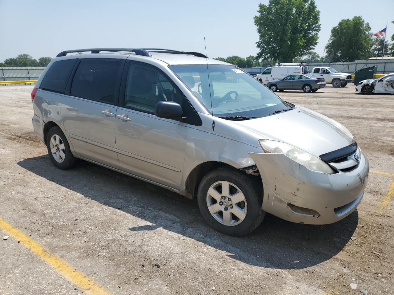 Photo 3 VIN: 5TDZK23C87S087866 - TOYOTA SIENNA 