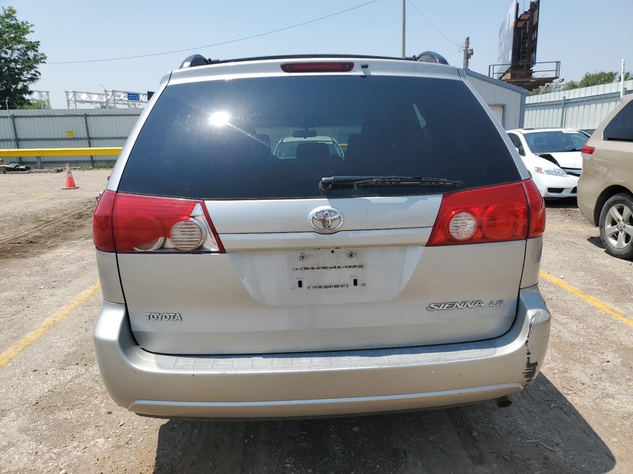 Photo 5 VIN: 5TDZK23C87S087866 - TOYOTA SIENNA 