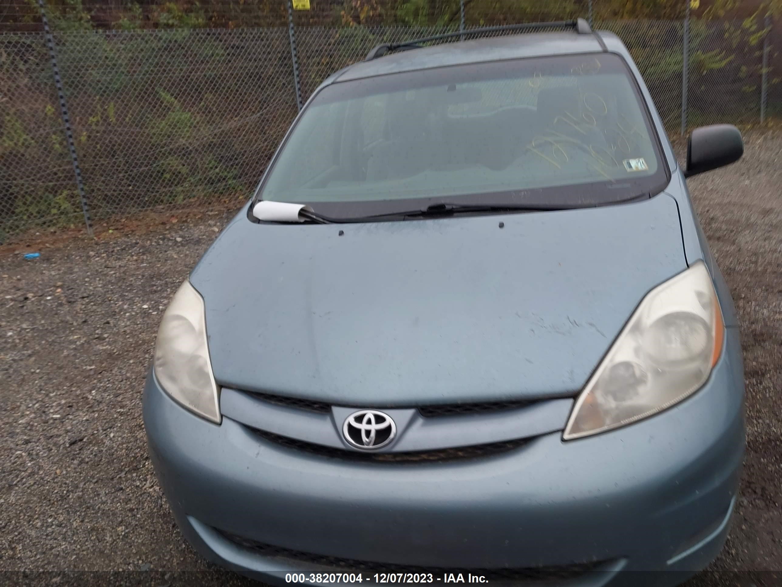 Photo 11 VIN: 5TDZK23C88S121760 - TOYOTA SIENNA 