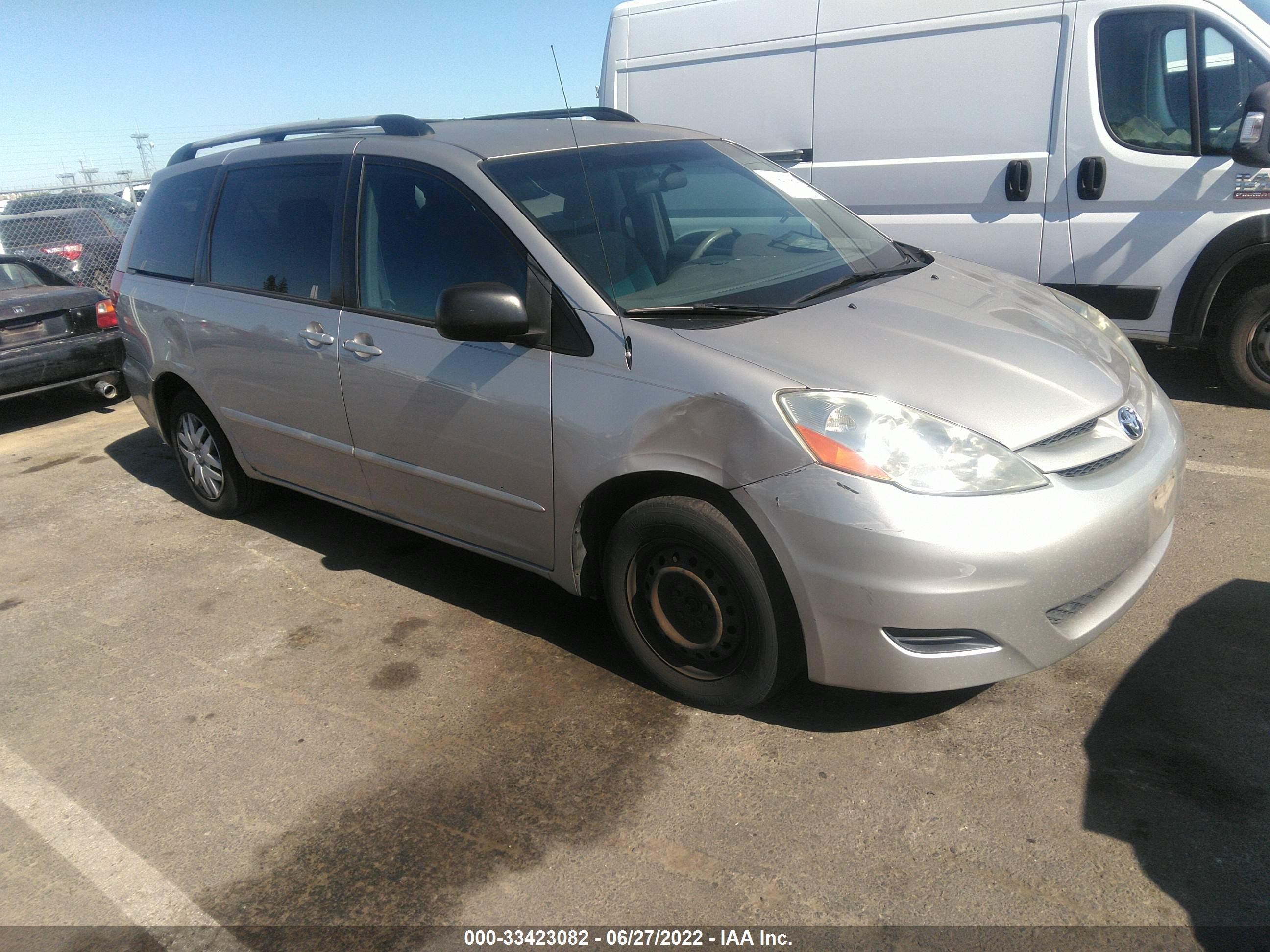 Photo 0 VIN: 5TDZK23C88S138445 - TOYOTA SIENNA 