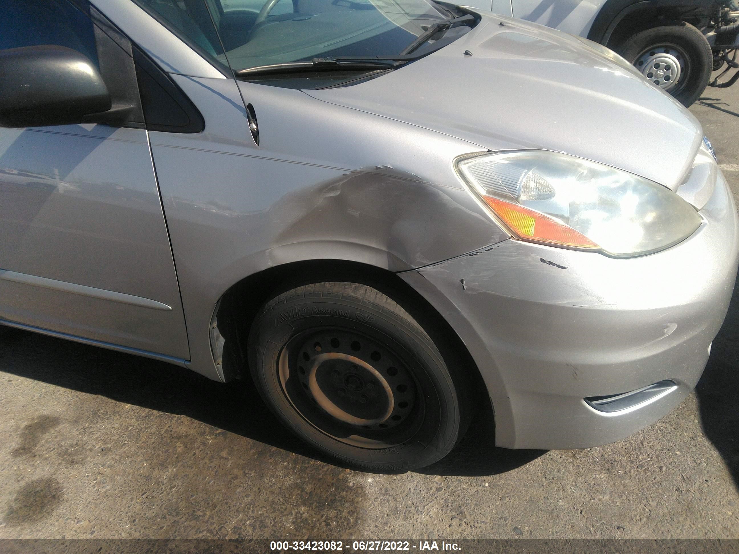 Photo 5 VIN: 5TDZK23C88S138445 - TOYOTA SIENNA 