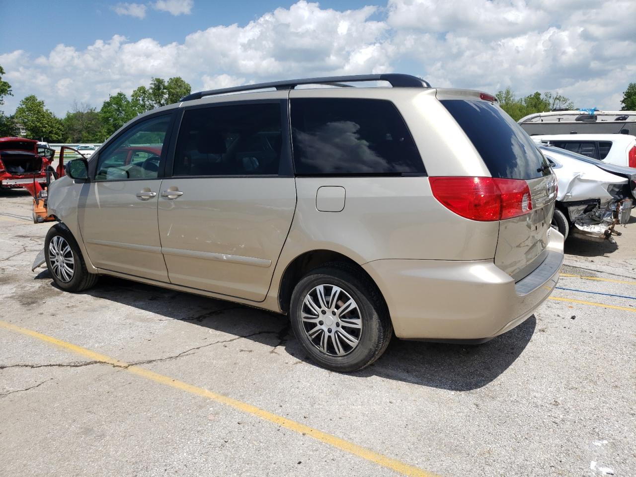 Photo 1 VIN: 5TDZK23C88S148876 - TOYOTA SIENNA 