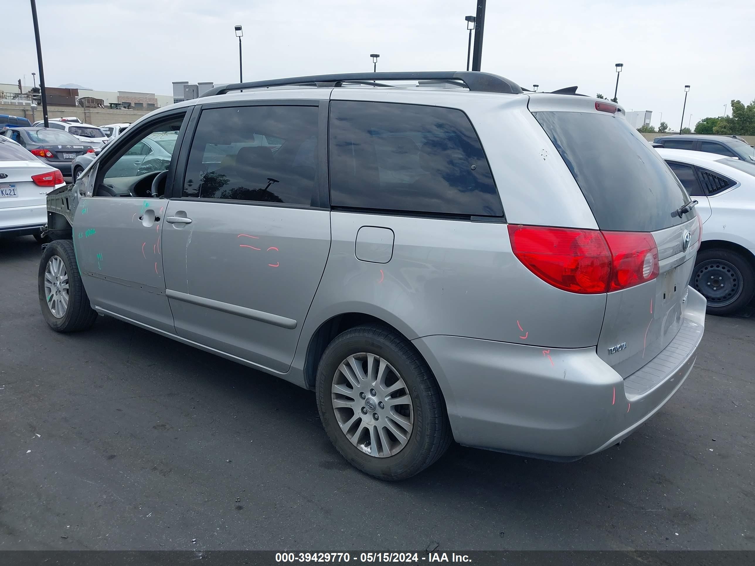 Photo 2 VIN: 5TDZK23C88S221714 - TOYOTA SIENNA 