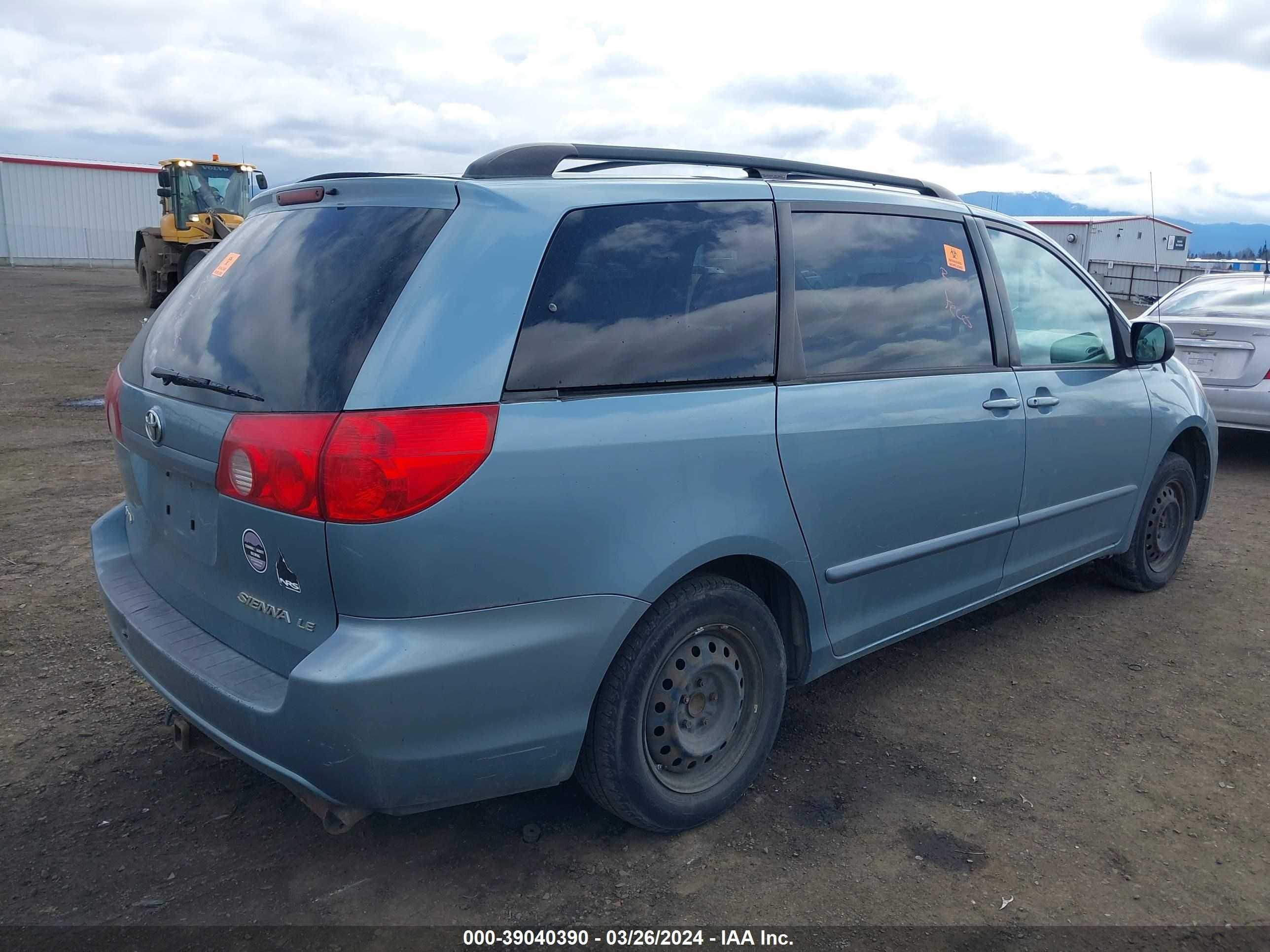 Photo 3 VIN: 5TDZK23C89S240796 - TOYOTA SIENNA 