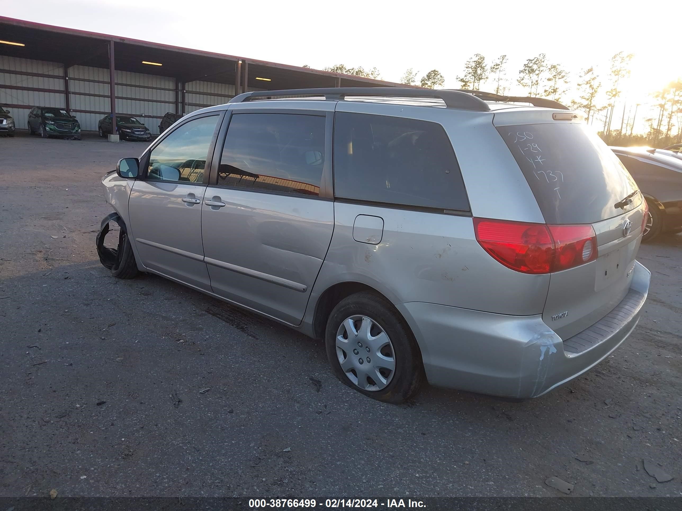 Photo 2 VIN: 5TDZK23C89S241737 - TOYOTA SIENNA 