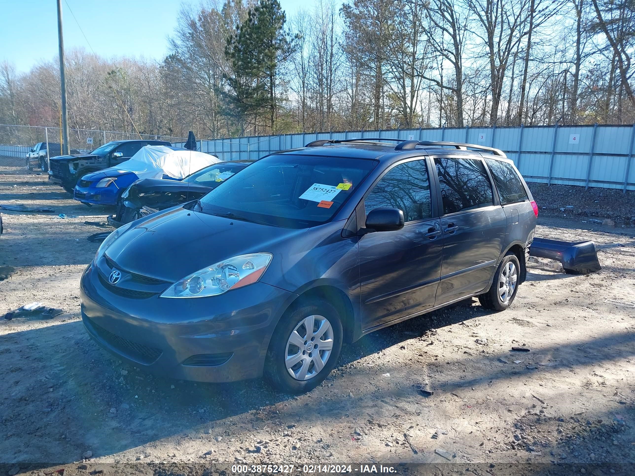 Photo 1 VIN: 5TDZK23C97S006454 - TOYOTA SIENNA 