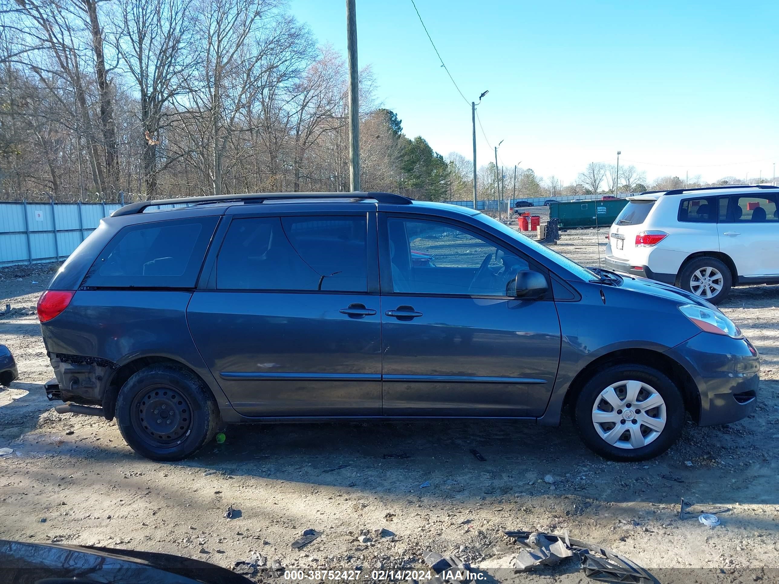 Photo 13 VIN: 5TDZK23C97S006454 - TOYOTA SIENNA 