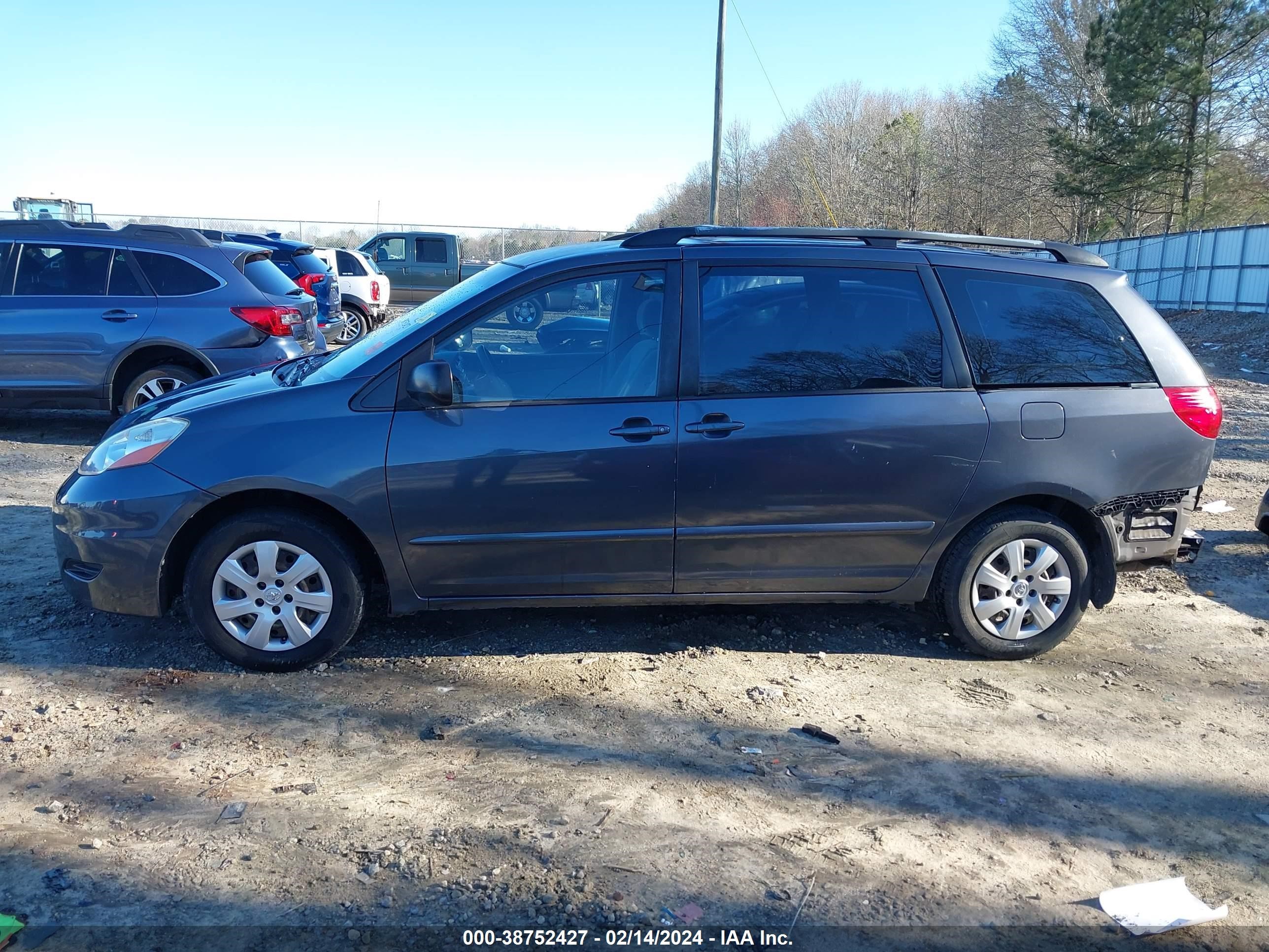 Photo 14 VIN: 5TDZK23C97S006454 - TOYOTA SIENNA 