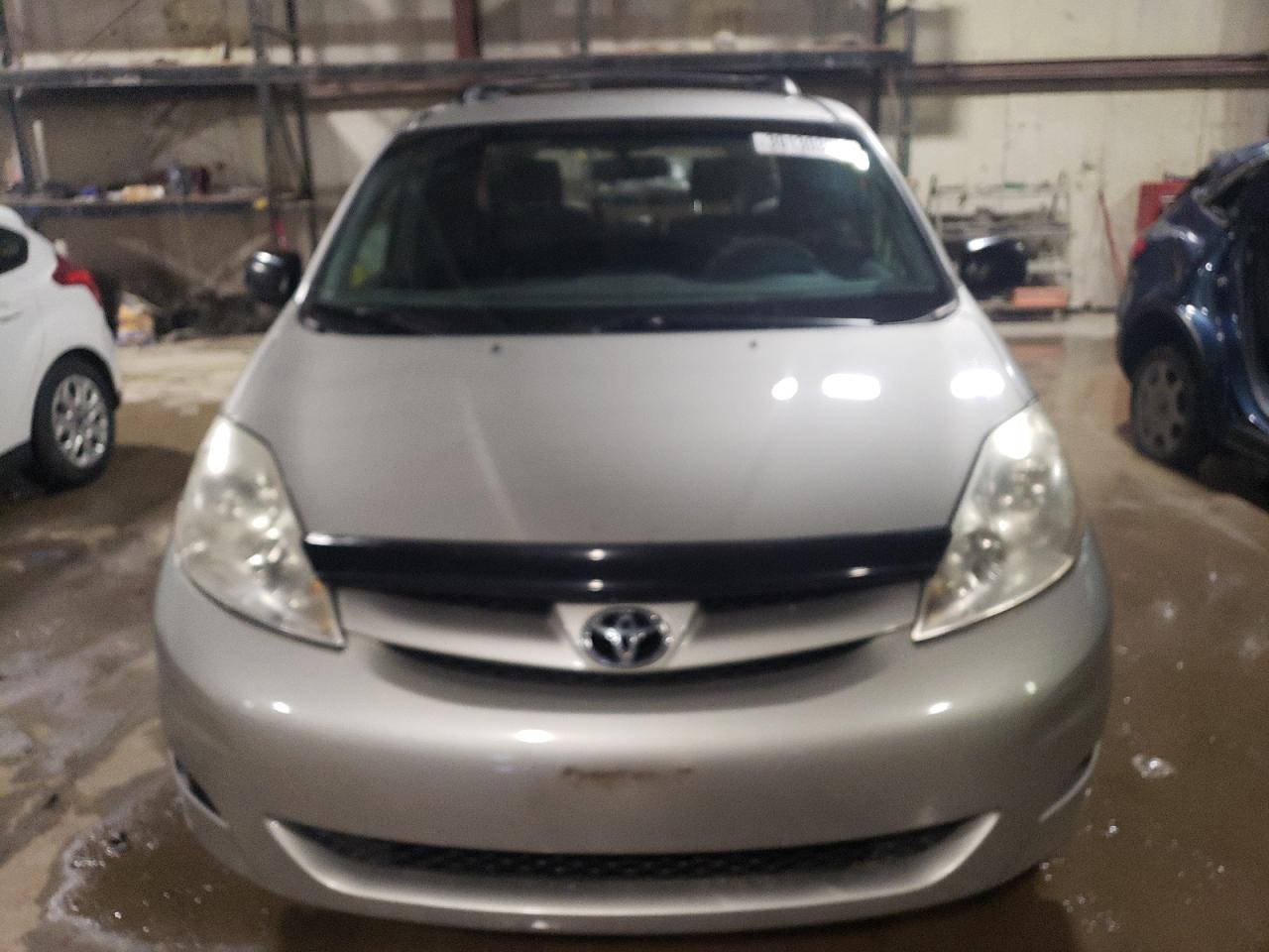 Photo 4 VIN: 5TDZK23C97S024601 - TOYOTA SIENNA 