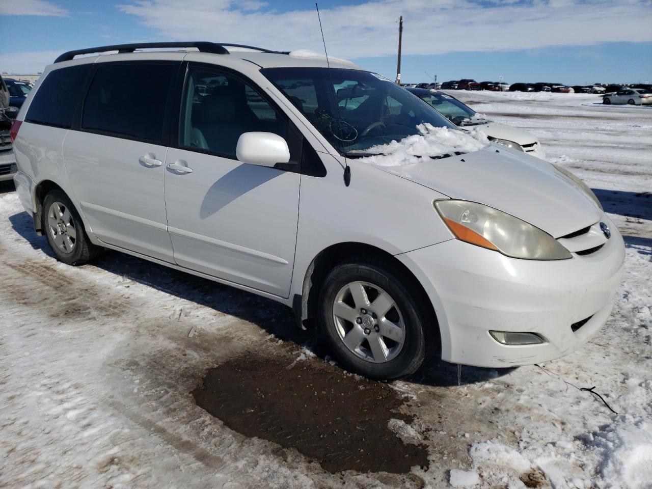 Photo 3 VIN: 5TDZK23C97S027112 - TOYOTA SIENNA 