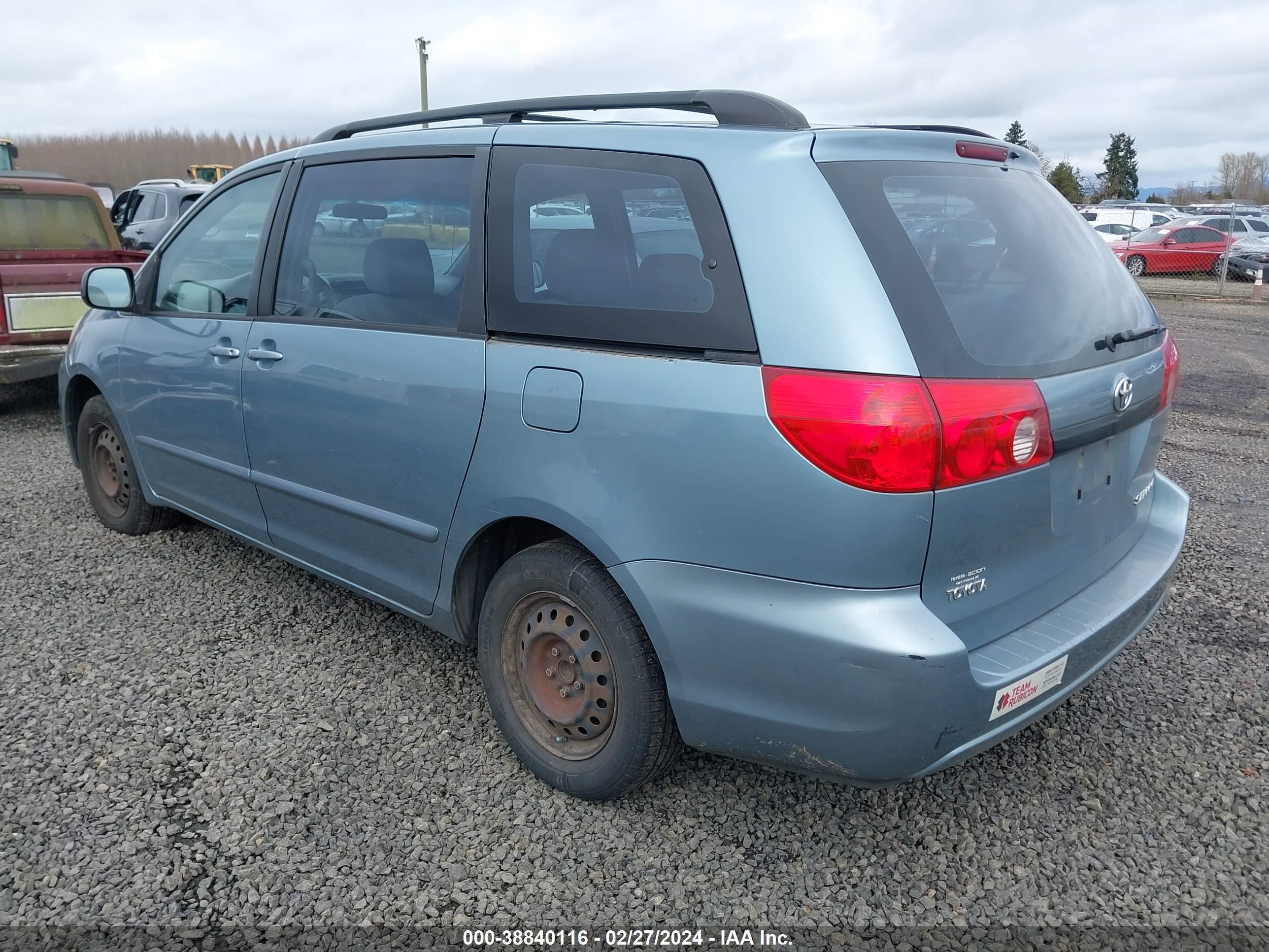 Photo 2 VIN: 5TDZK23C97S085964 - TOYOTA SIENNA 