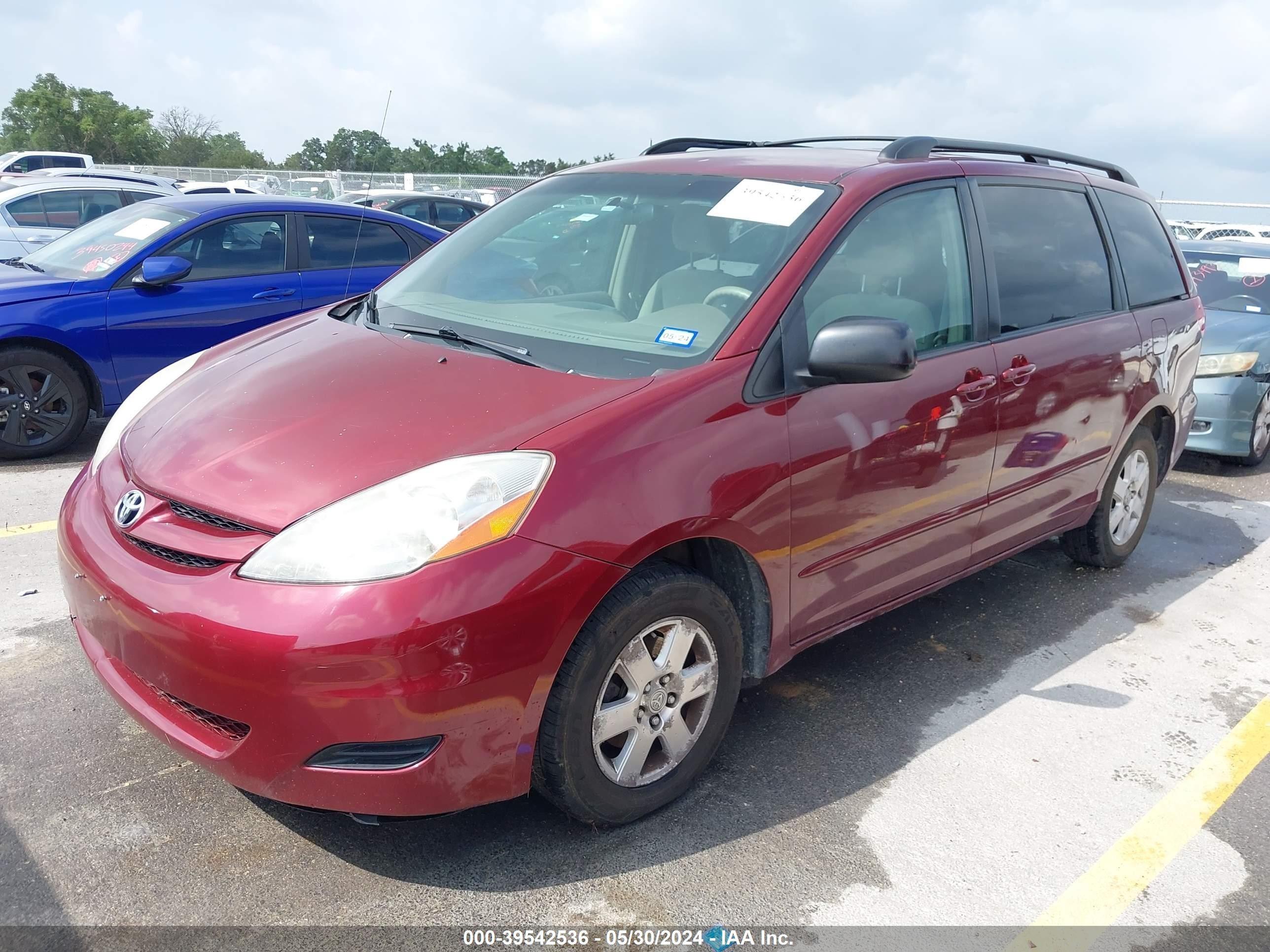 Photo 1 VIN: 5TDZK23C97S090128 - TOYOTA SIENNA 