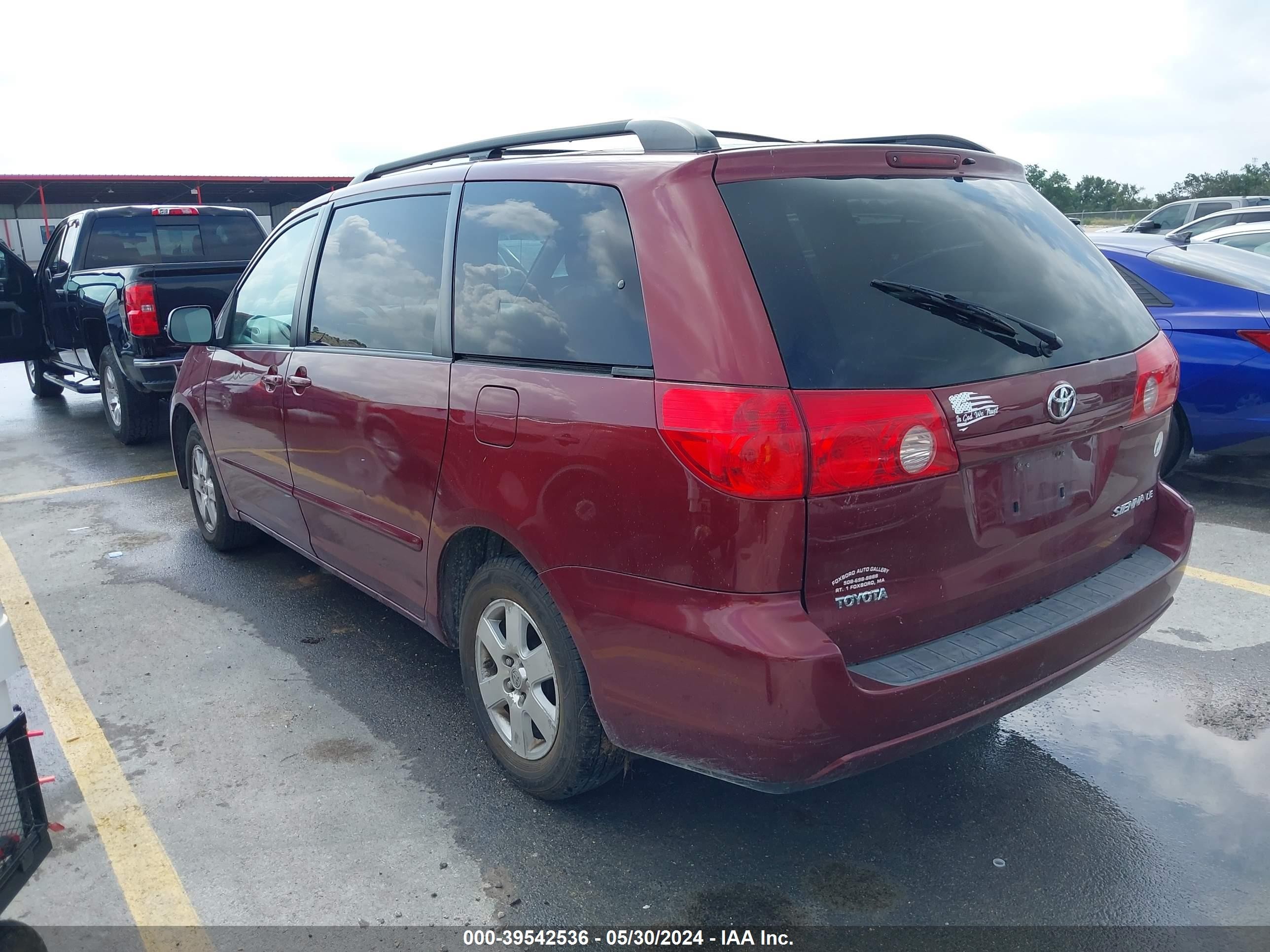 Photo 2 VIN: 5TDZK23C97S090128 - TOYOTA SIENNA 