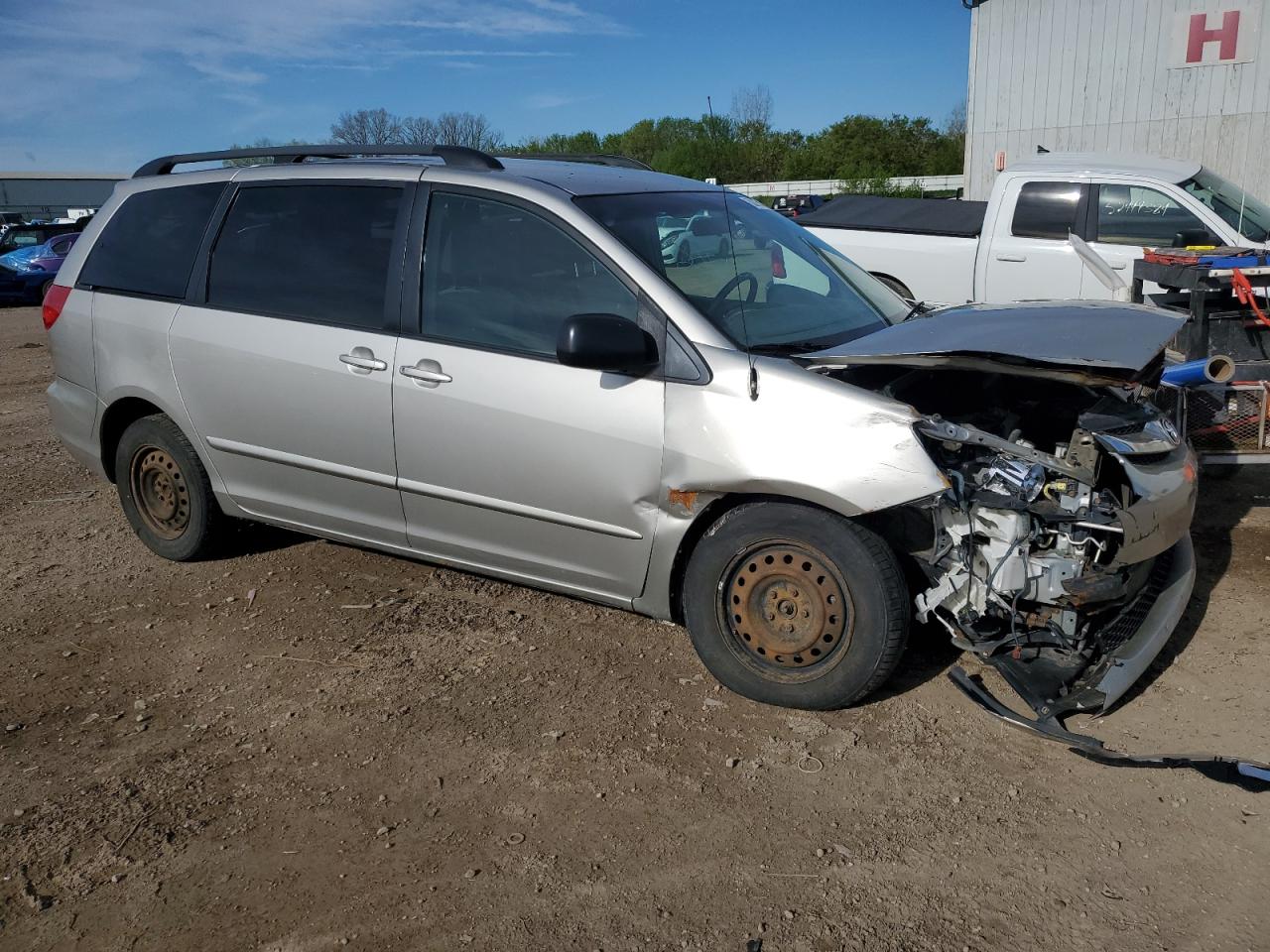 Photo 3 VIN: 5TDZK23C98S154721 - TOYOTA SIENNA 