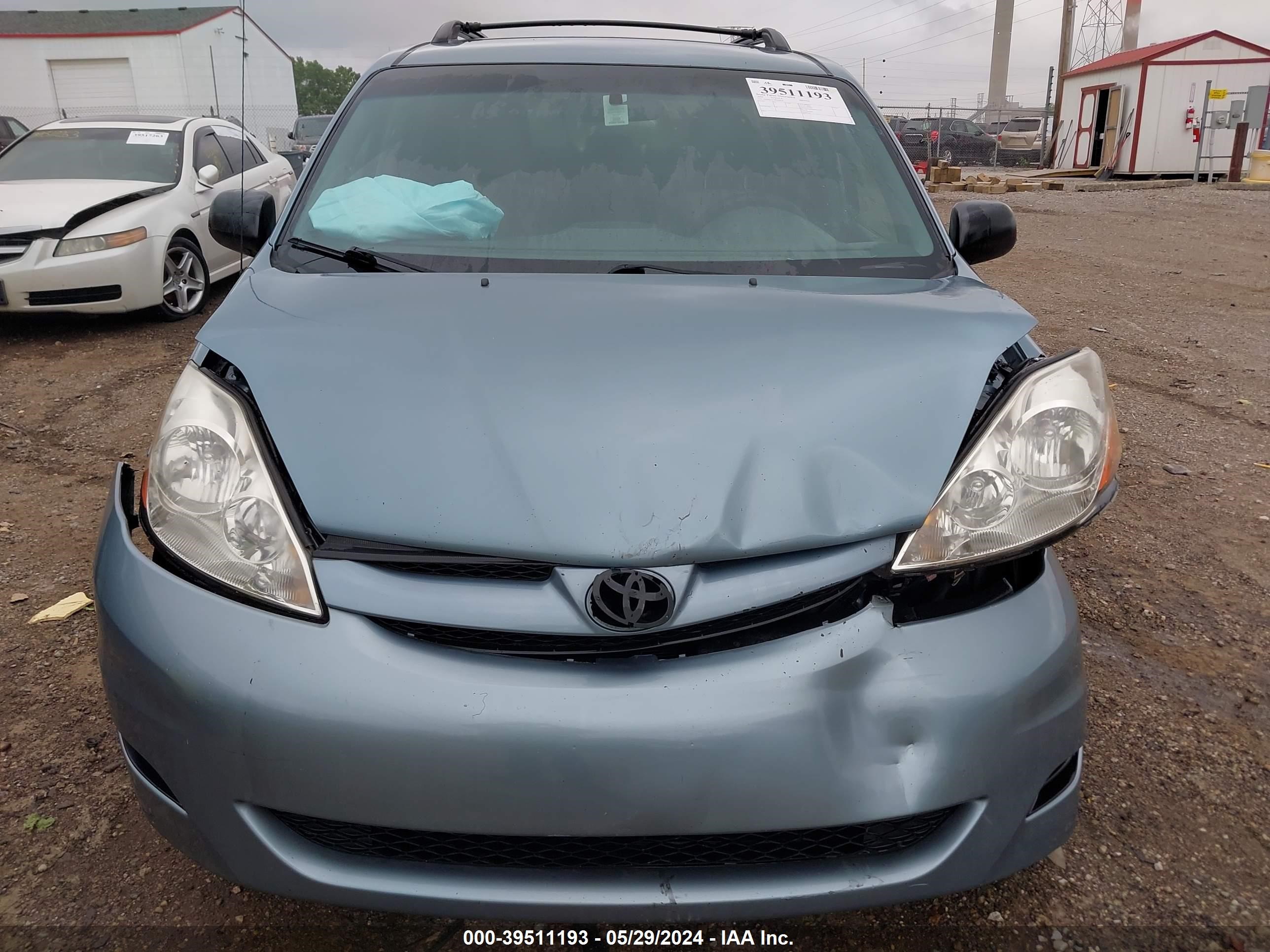 Photo 11 VIN: 5TDZK23C99S244078 - TOYOTA SIENNA 