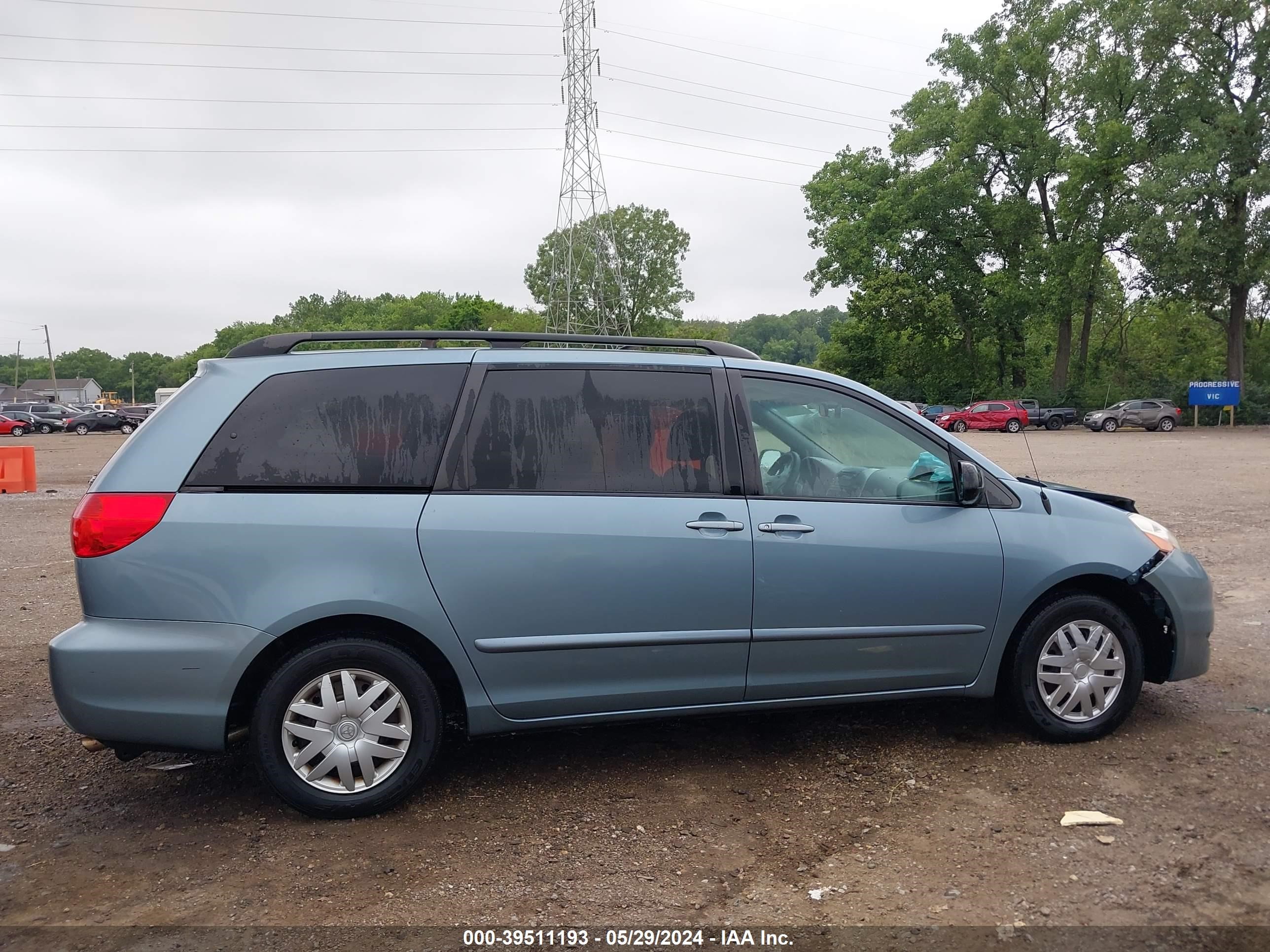 Photo 12 VIN: 5TDZK23C99S244078 - TOYOTA SIENNA 