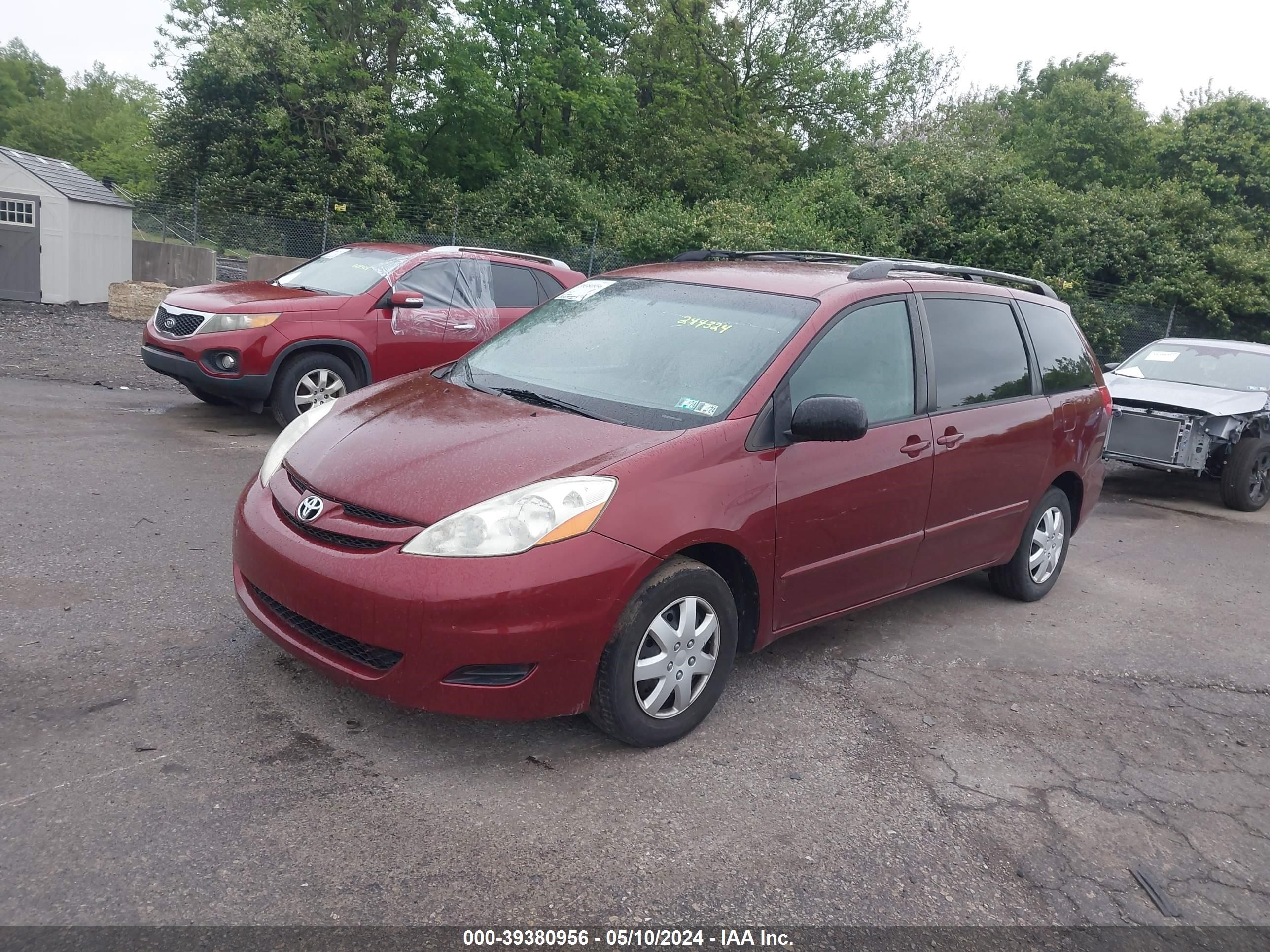 Photo 1 VIN: 5TDZK23C99S244324 - TOYOTA SIENNA 