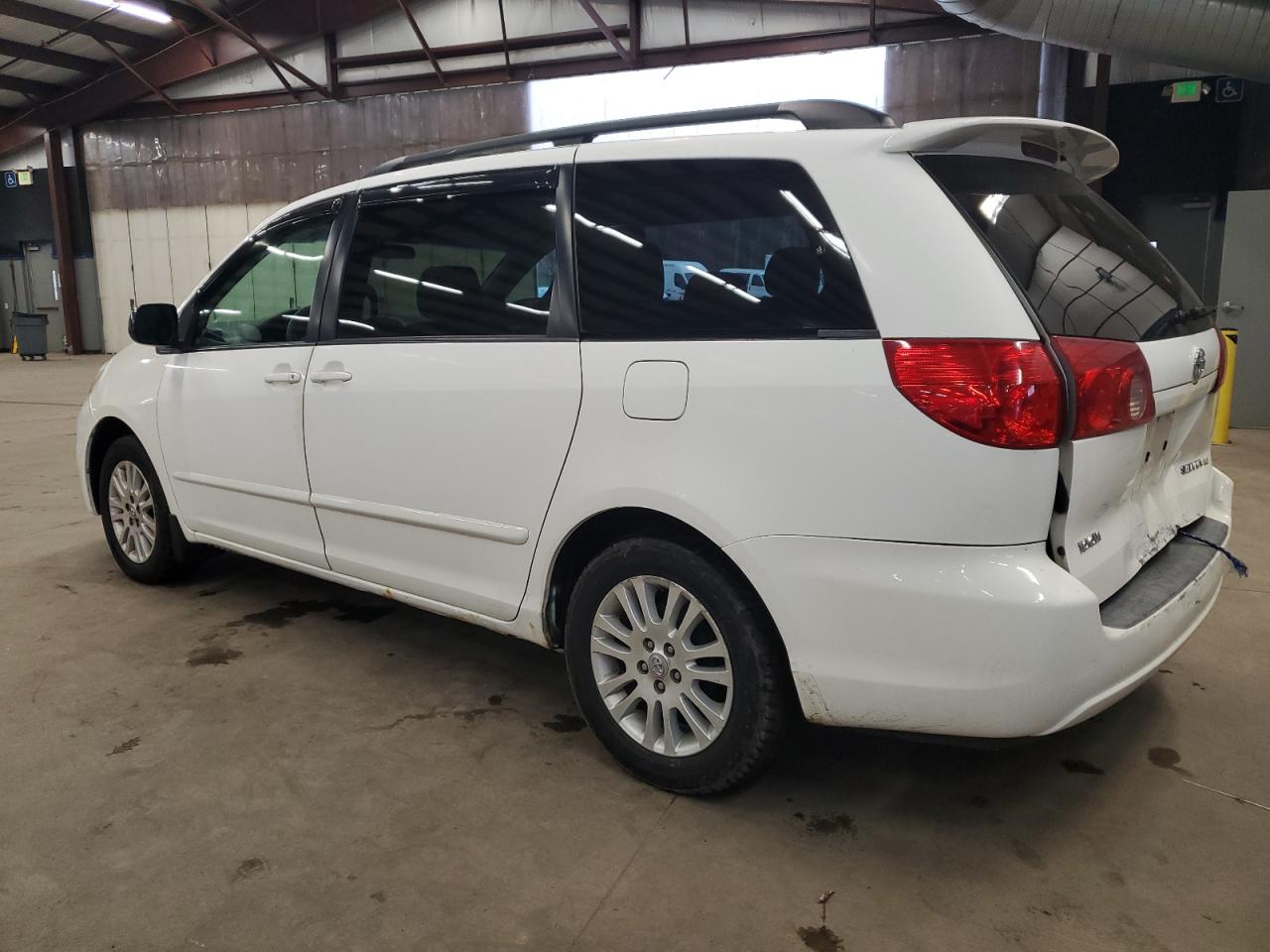 Photo 1 VIN: 5TDZK23CX7S077839 - TOYOTA SIENNA 