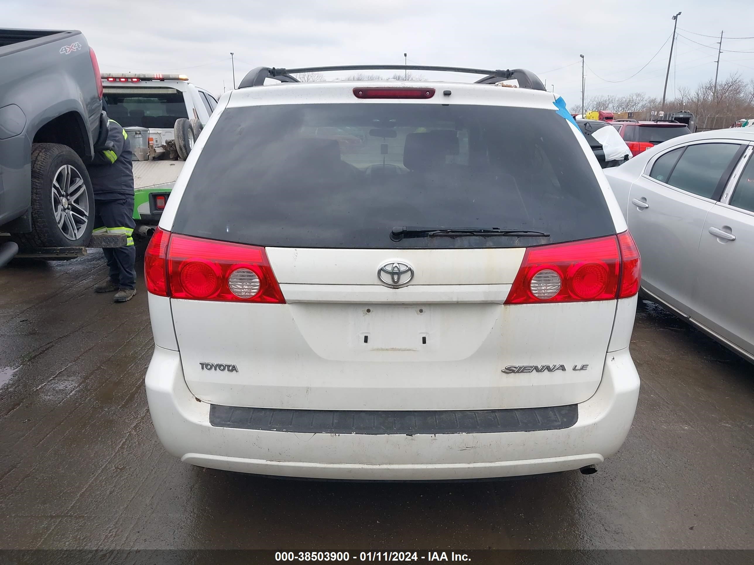 Photo 15 VIN: 5TDZK23CX8S126006 - TOYOTA SIENNA 