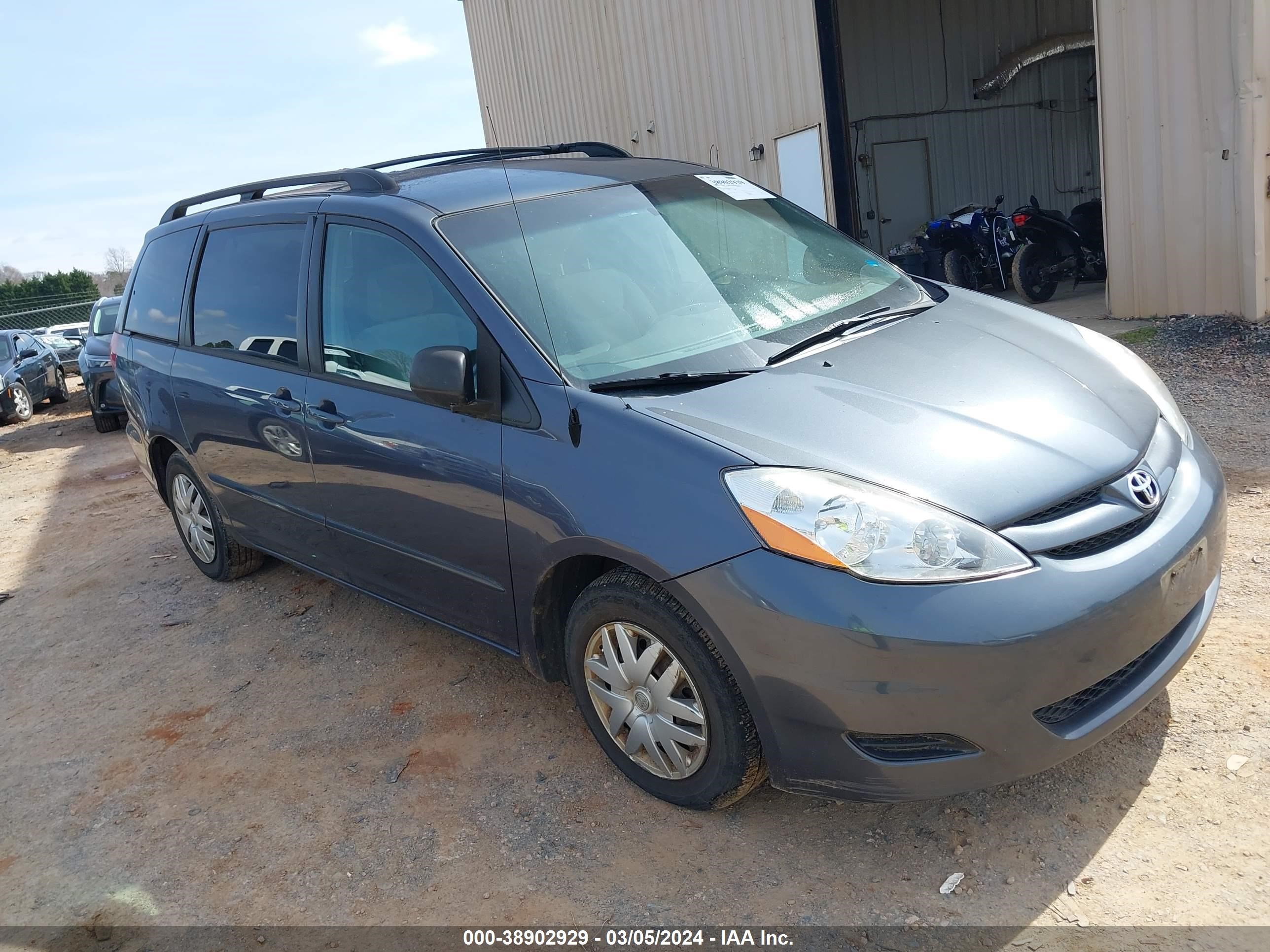 Photo 0 VIN: 5TDZK23CX8S166053 - TOYOTA SIENNA 