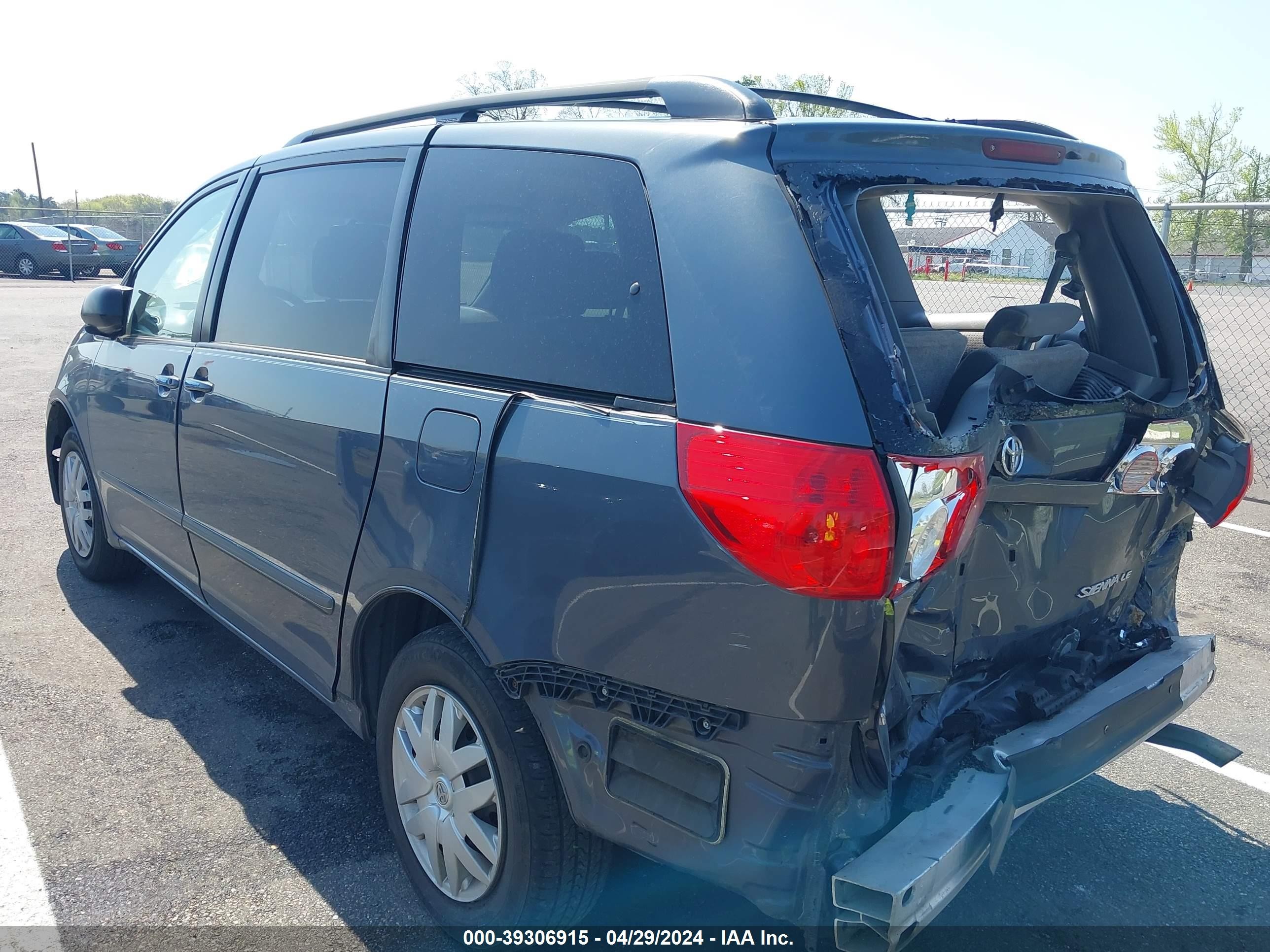 Photo 2 VIN: 5TDZK23CX8S207474 - TOYOTA SIENNA 