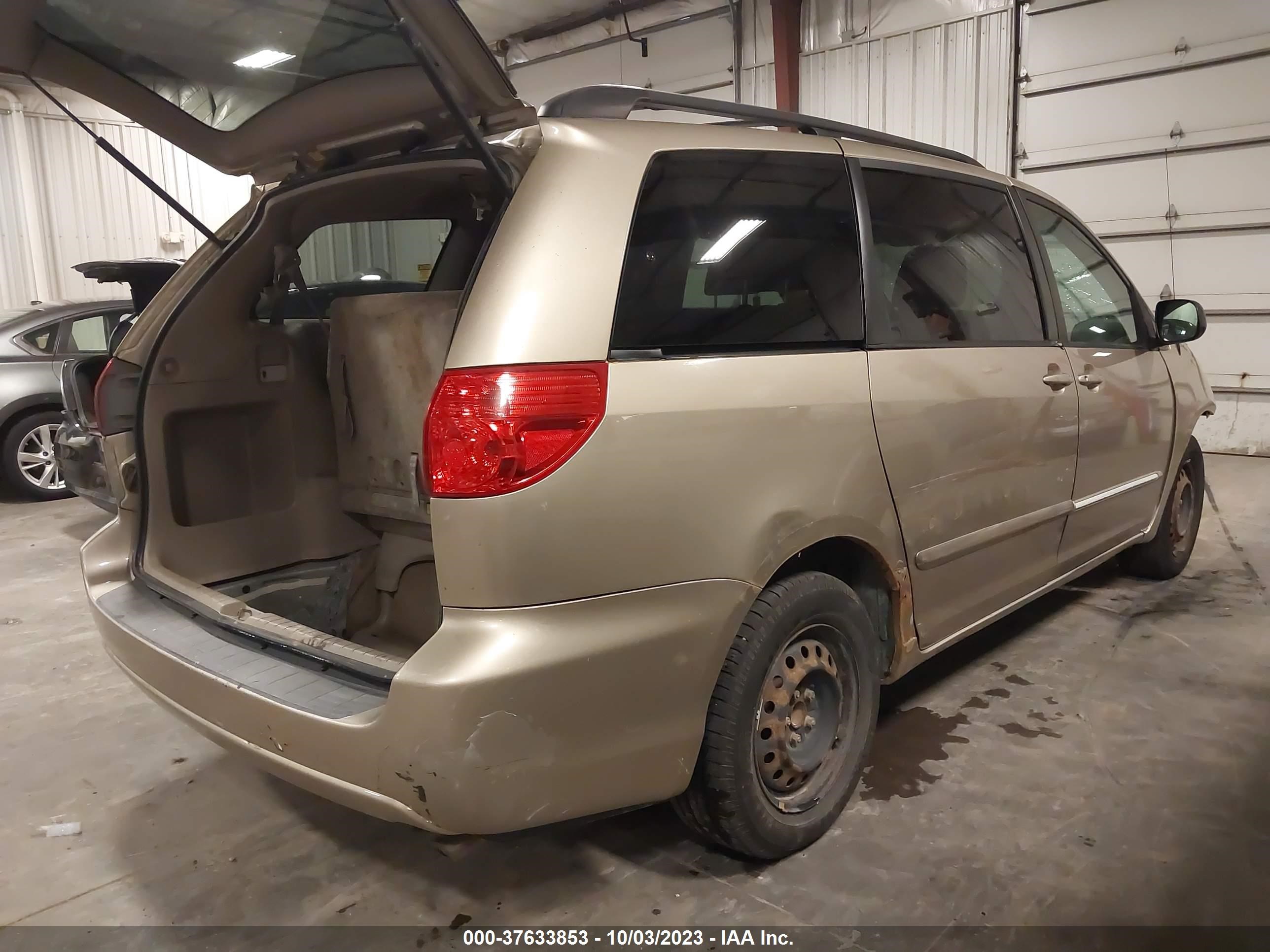 Photo 3 VIN: 5TDZK23CX9S282080 - TOYOTA SIENNA 