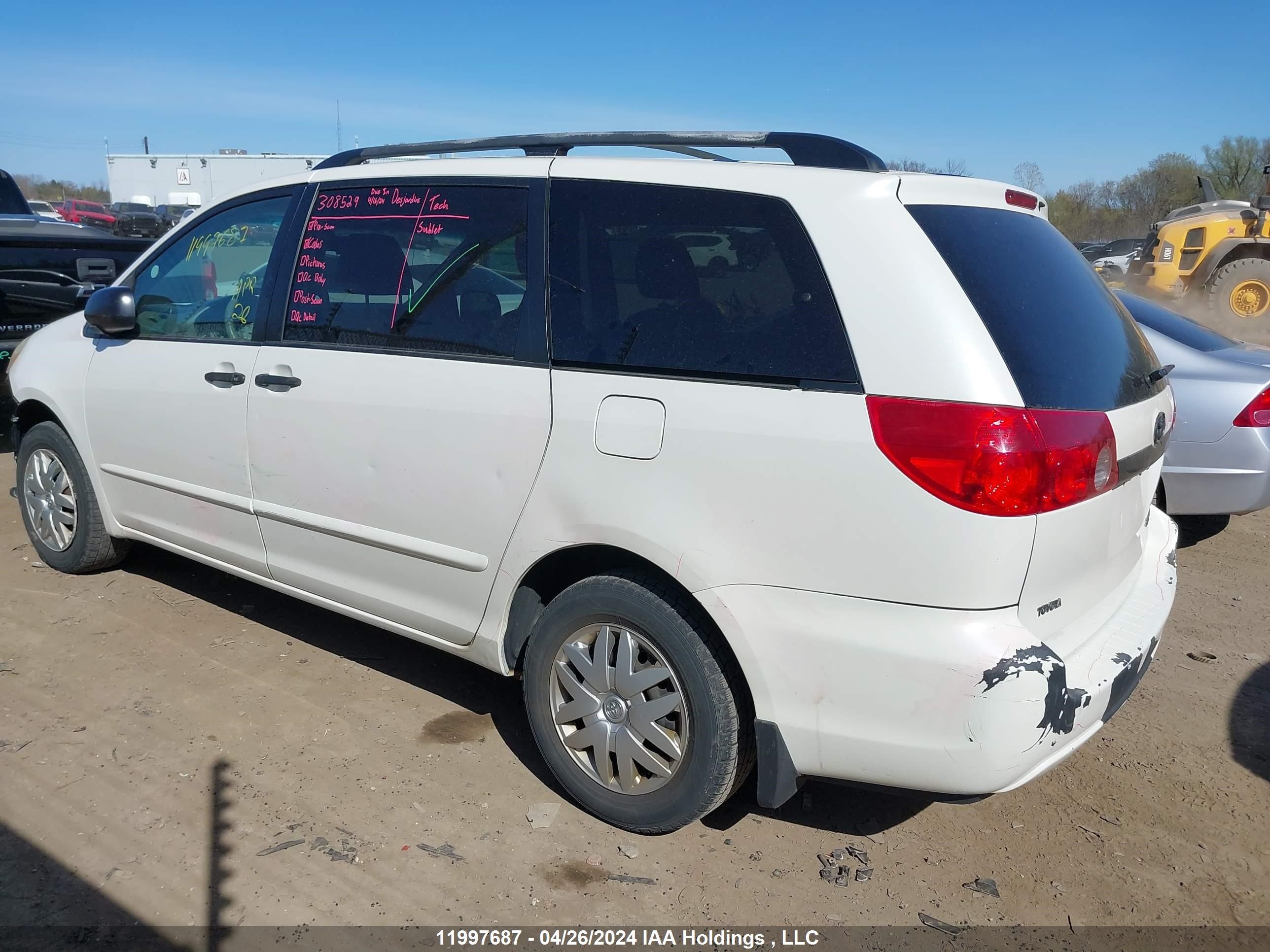 Photo 13 VIN: 5TDZK29C29S239859 - TOYOTA SIENNA 