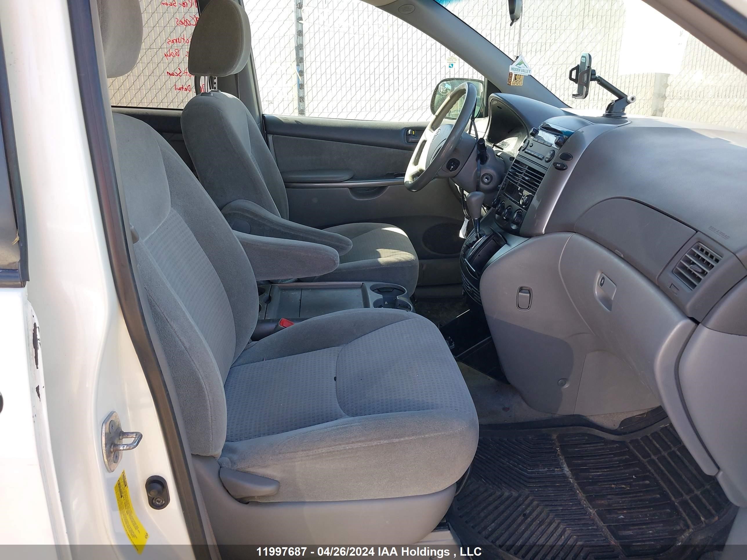 Photo 4 VIN: 5TDZK29C29S239859 - TOYOTA SIENNA 