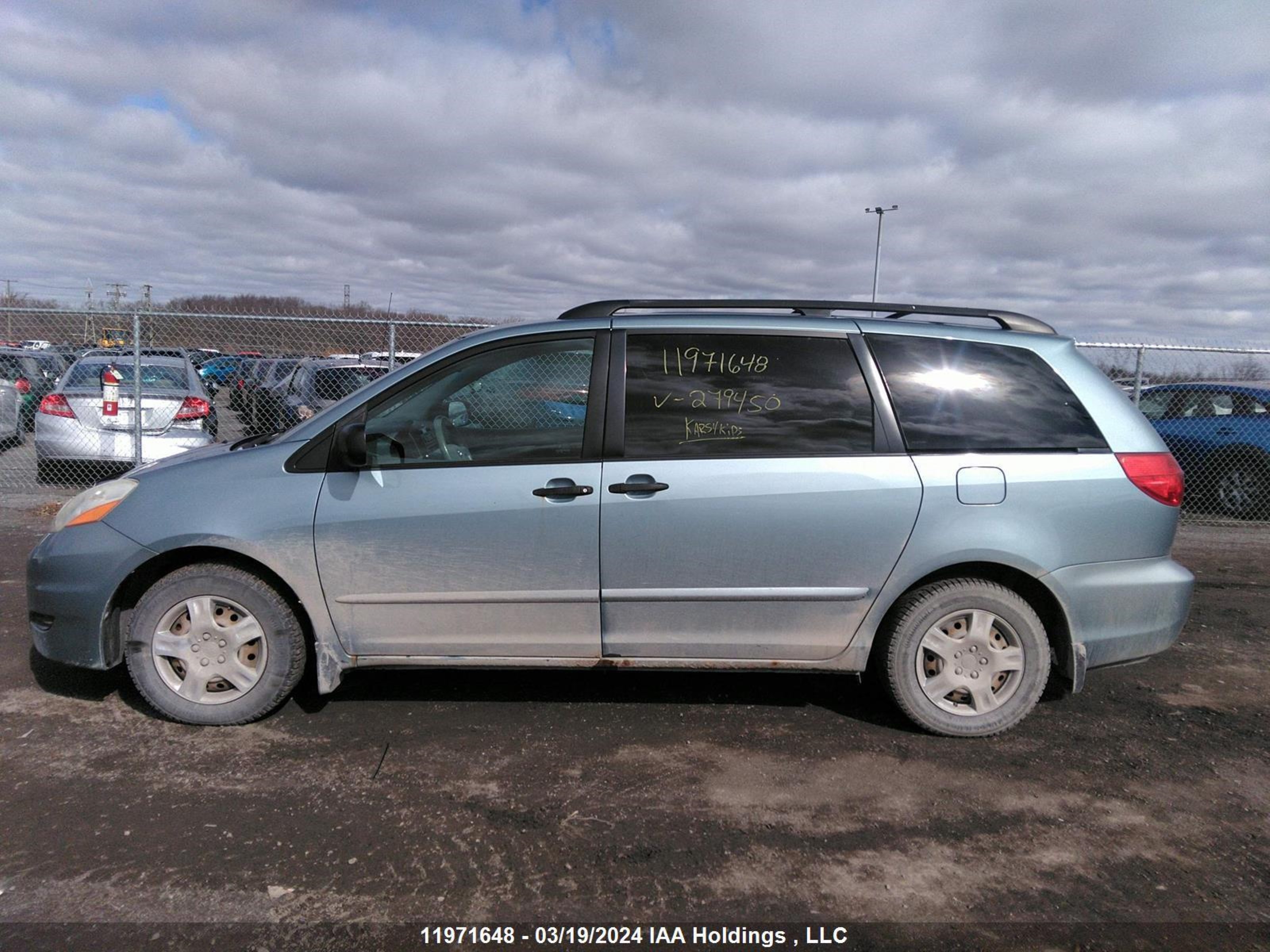 Photo 13 VIN: 5TDZK29C39S279450 - TOYOTA SIENNA 