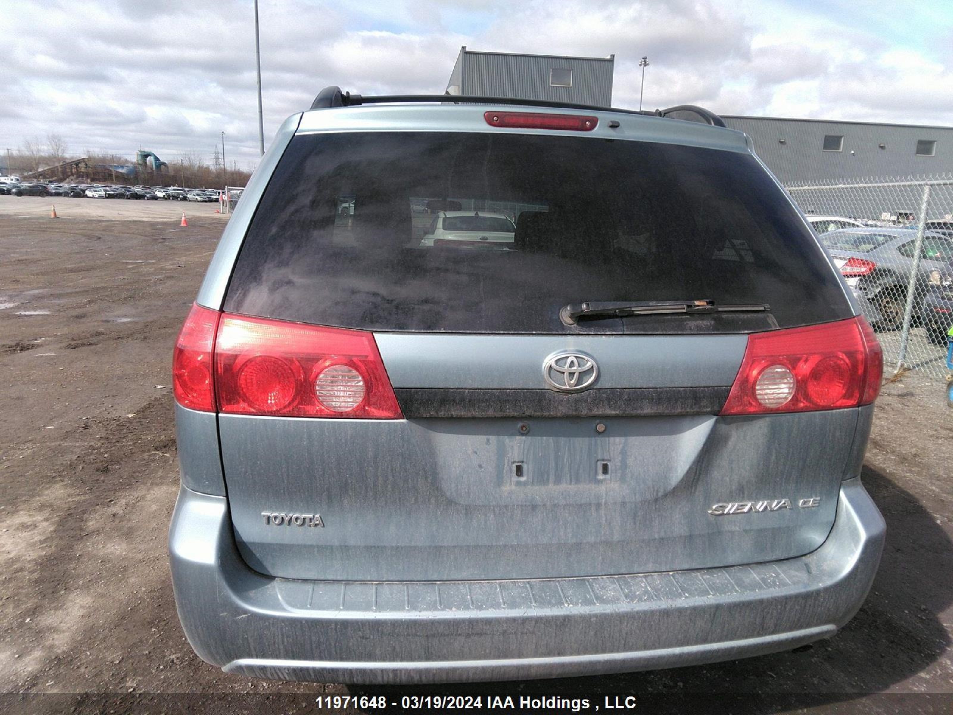 Photo 15 VIN: 5TDZK29C39S279450 - TOYOTA SIENNA 