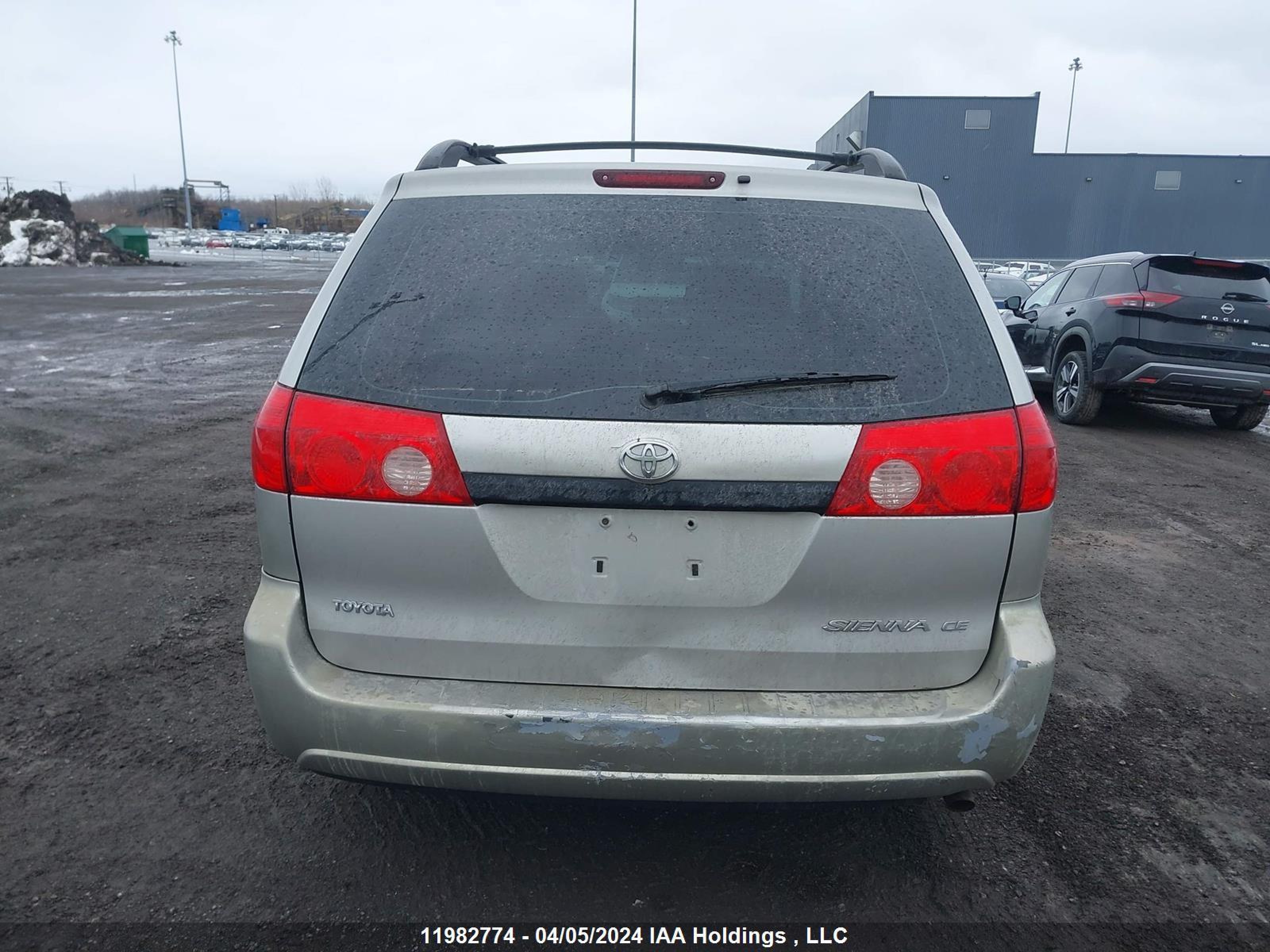 Photo 15 VIN: 5TDZK29C77S027181 - TOYOTA SIENNA 