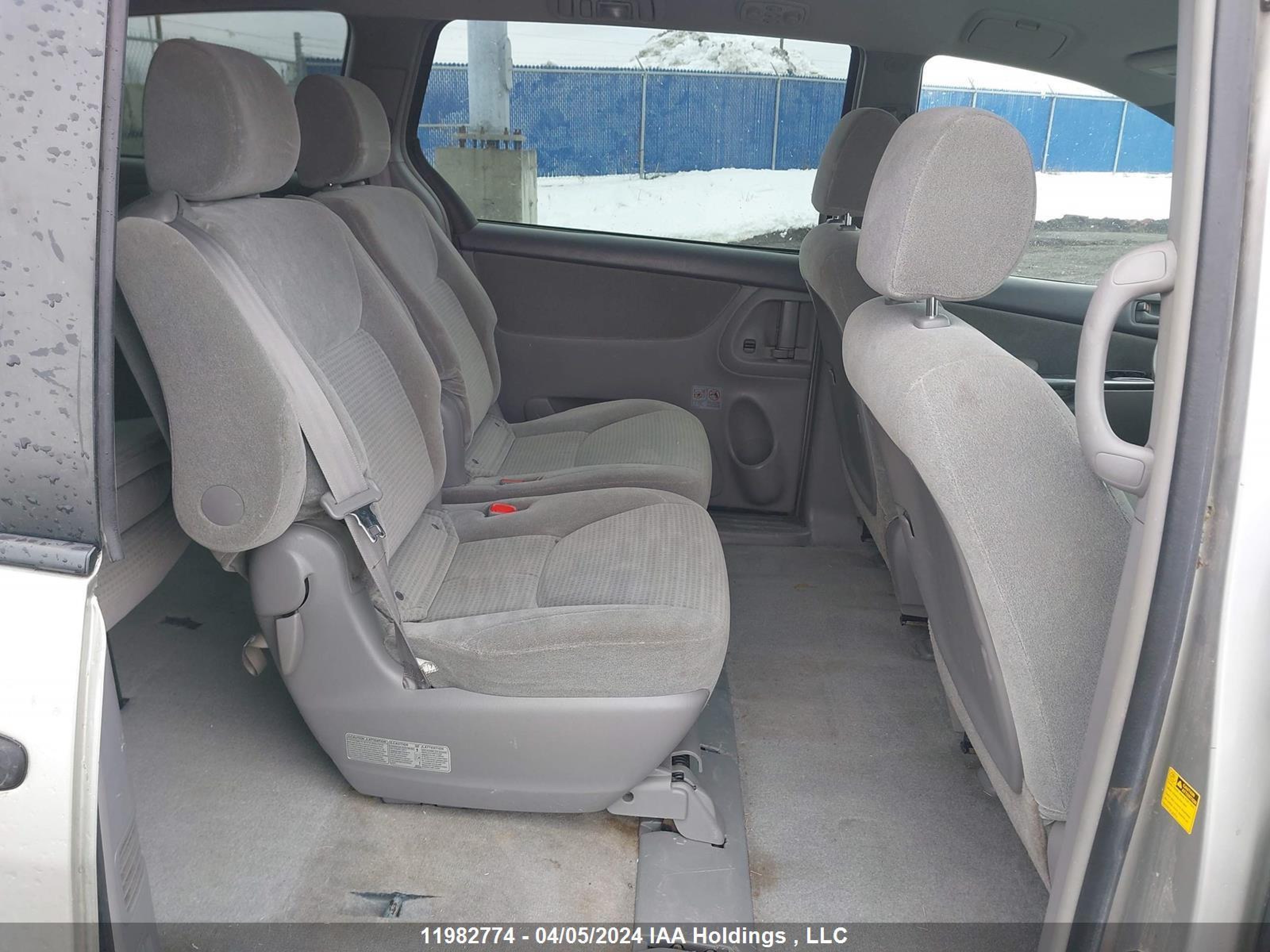 Photo 7 VIN: 5TDZK29C77S027181 - TOYOTA SIENNA 